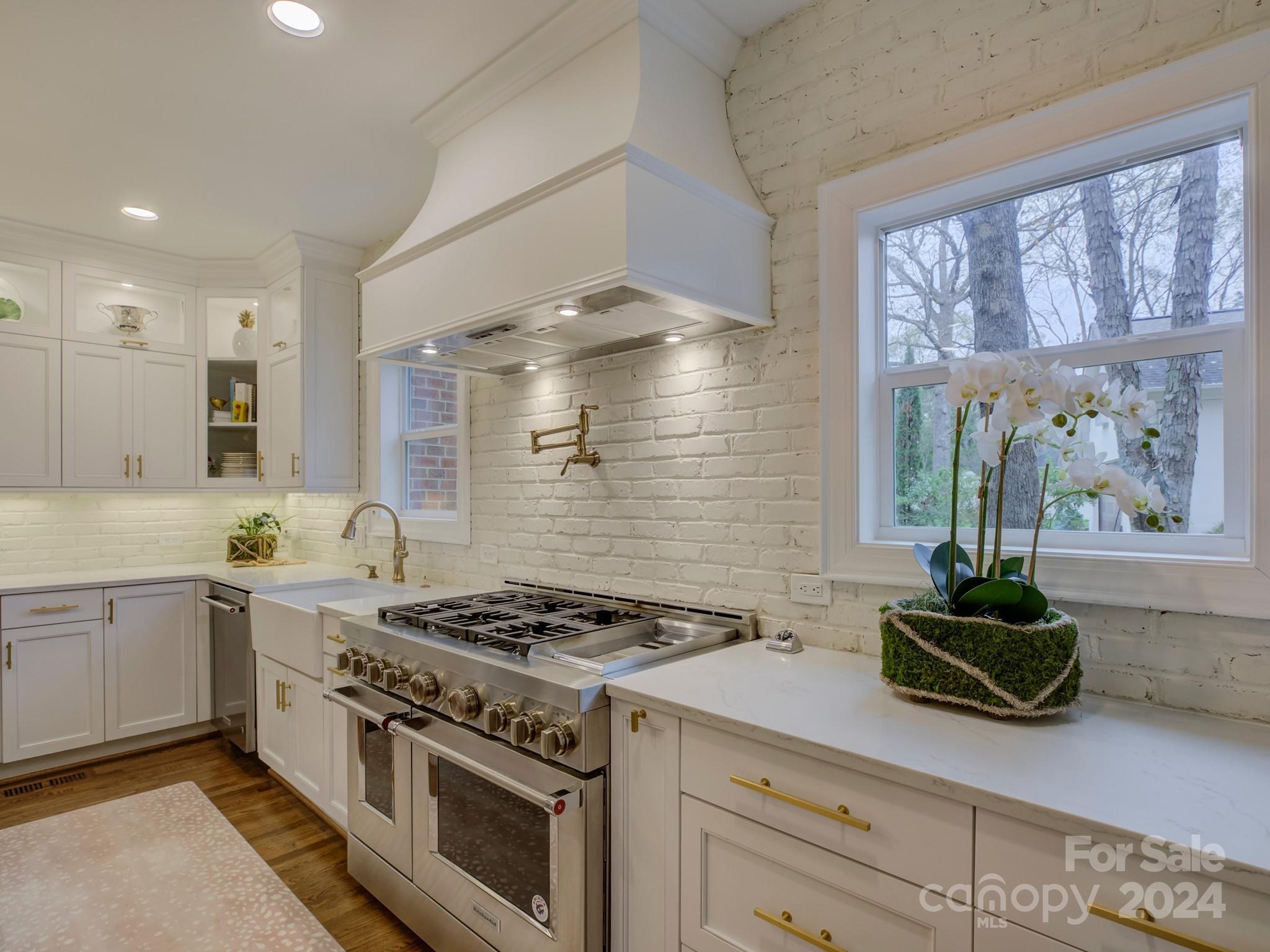 8005 Maremont Court