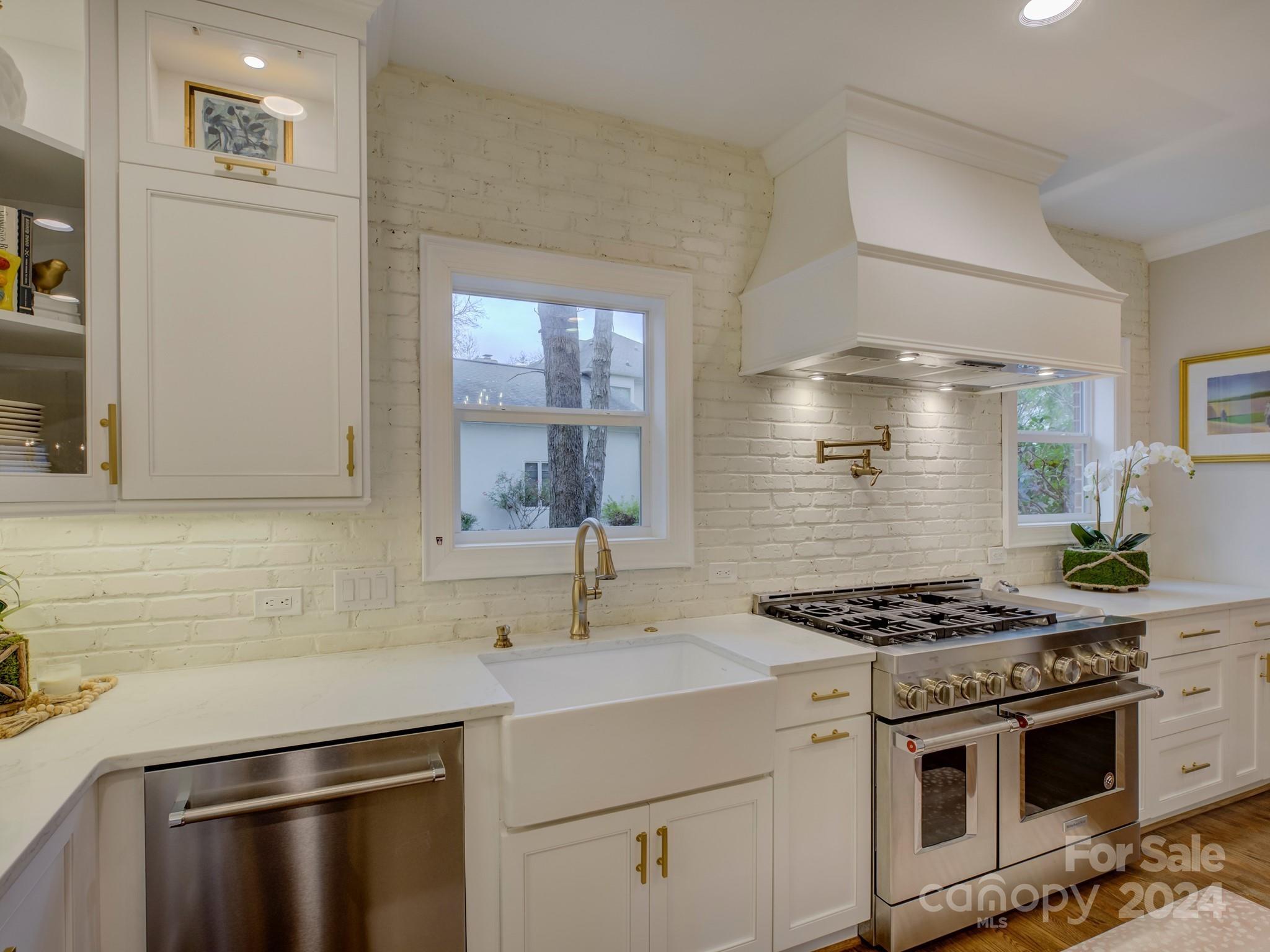 8005 Maremont Court