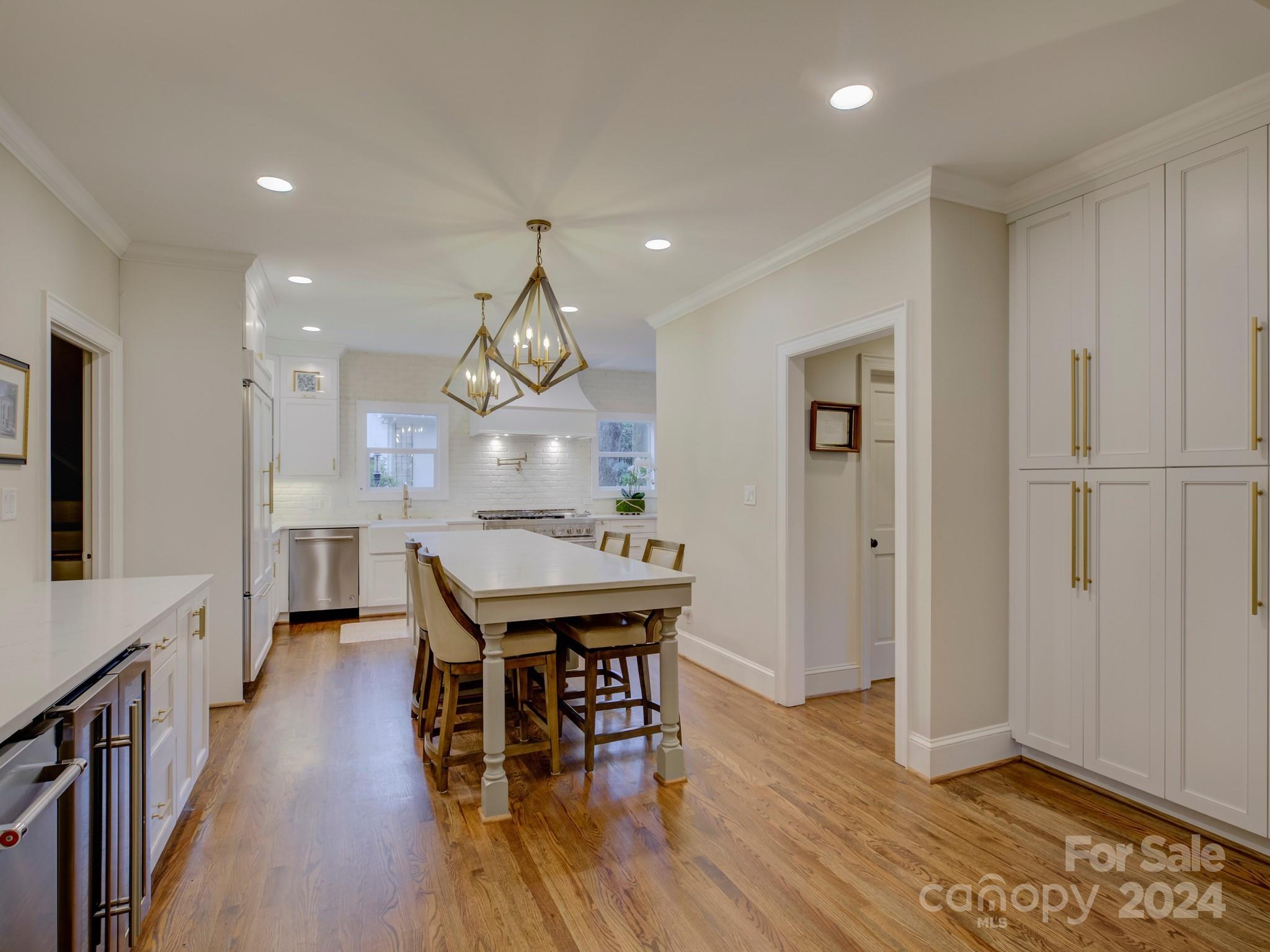 8005 Maremont Court