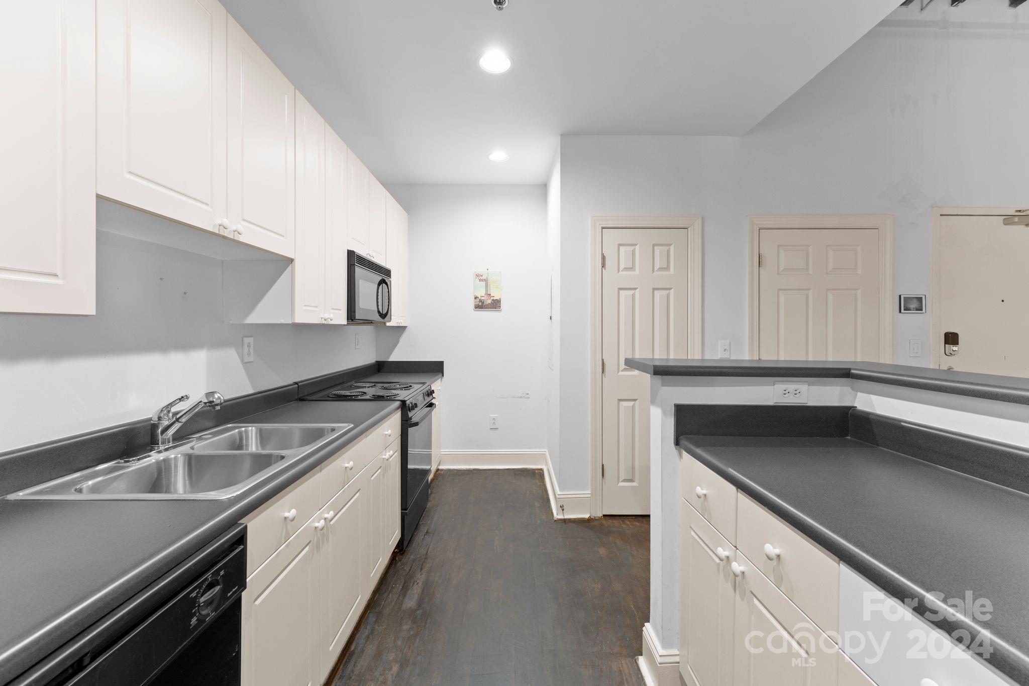 310 Arlington Avenue Unit: 221
