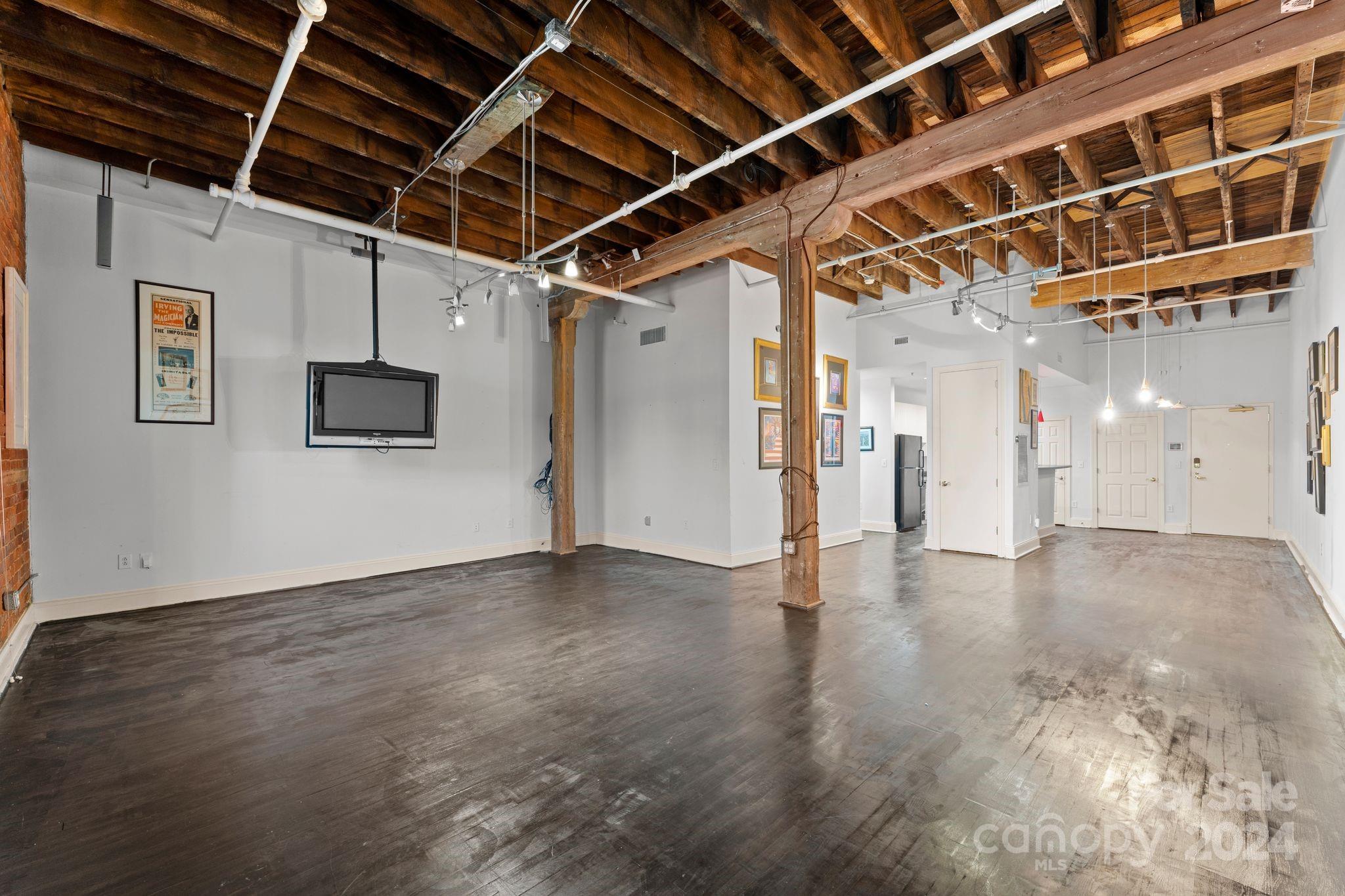 310 Arlington Avenue Unit: 221