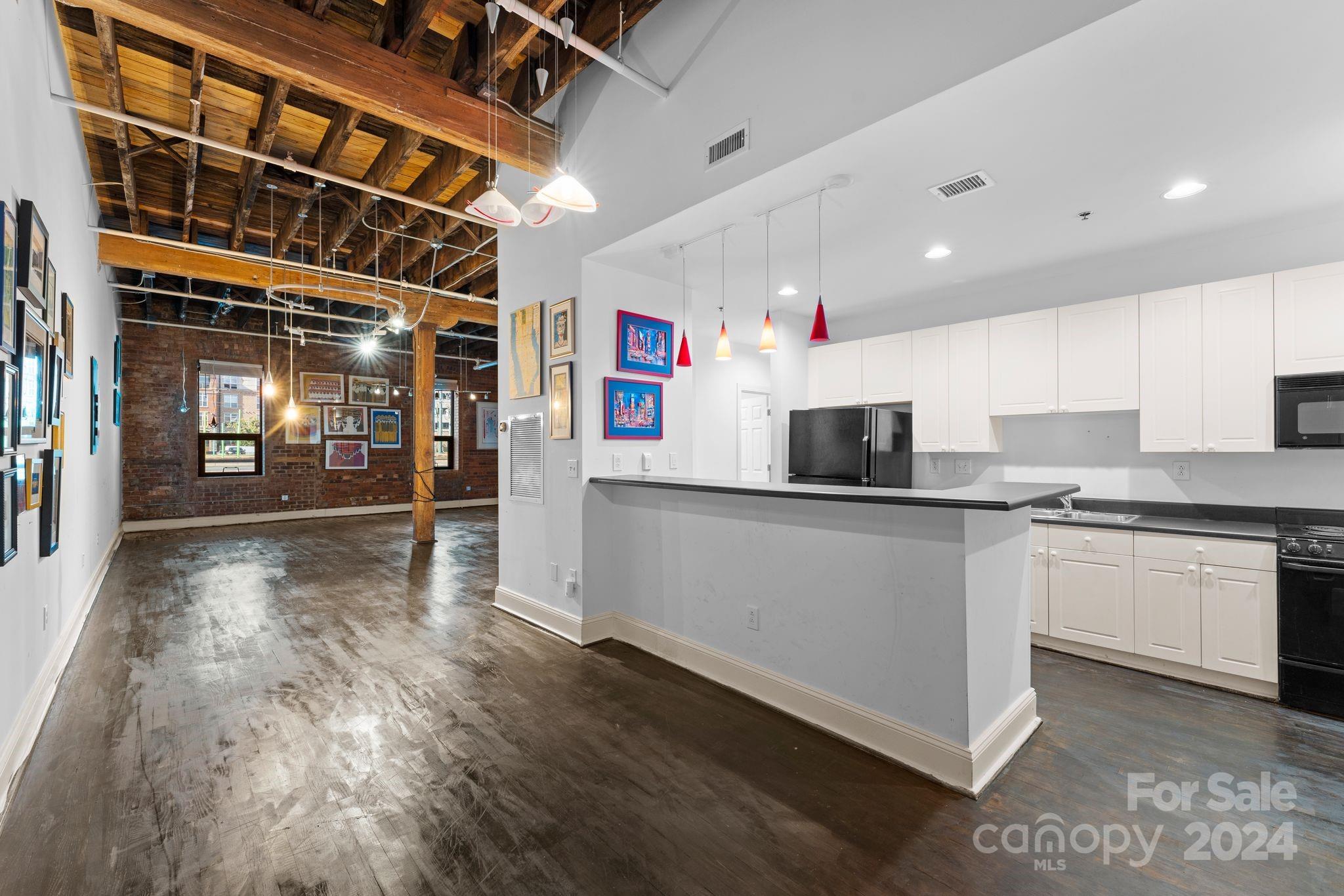 310 Arlington Avenue Unit: 221