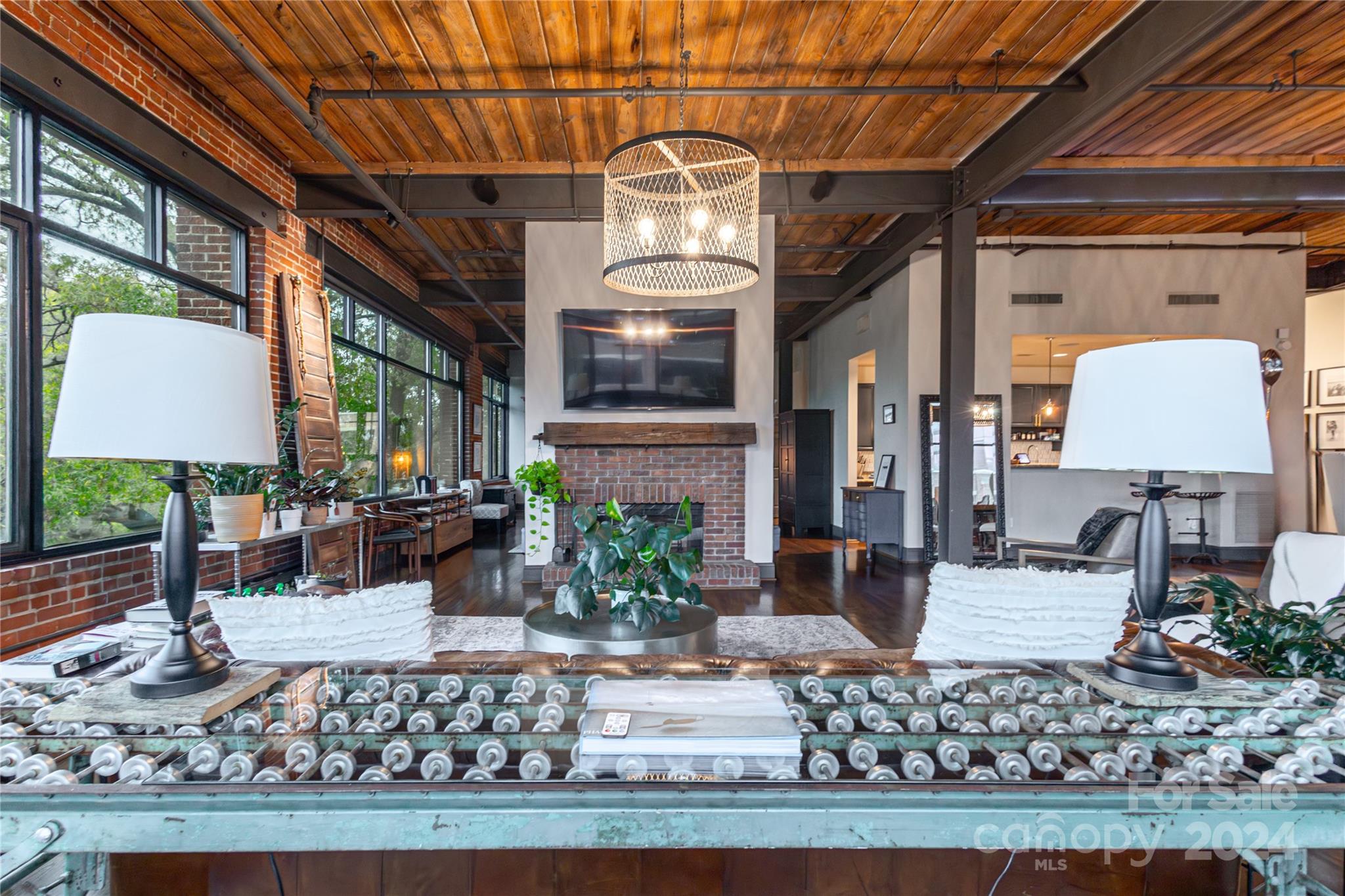 310 Arlington Avenue Unit: 402 & 404