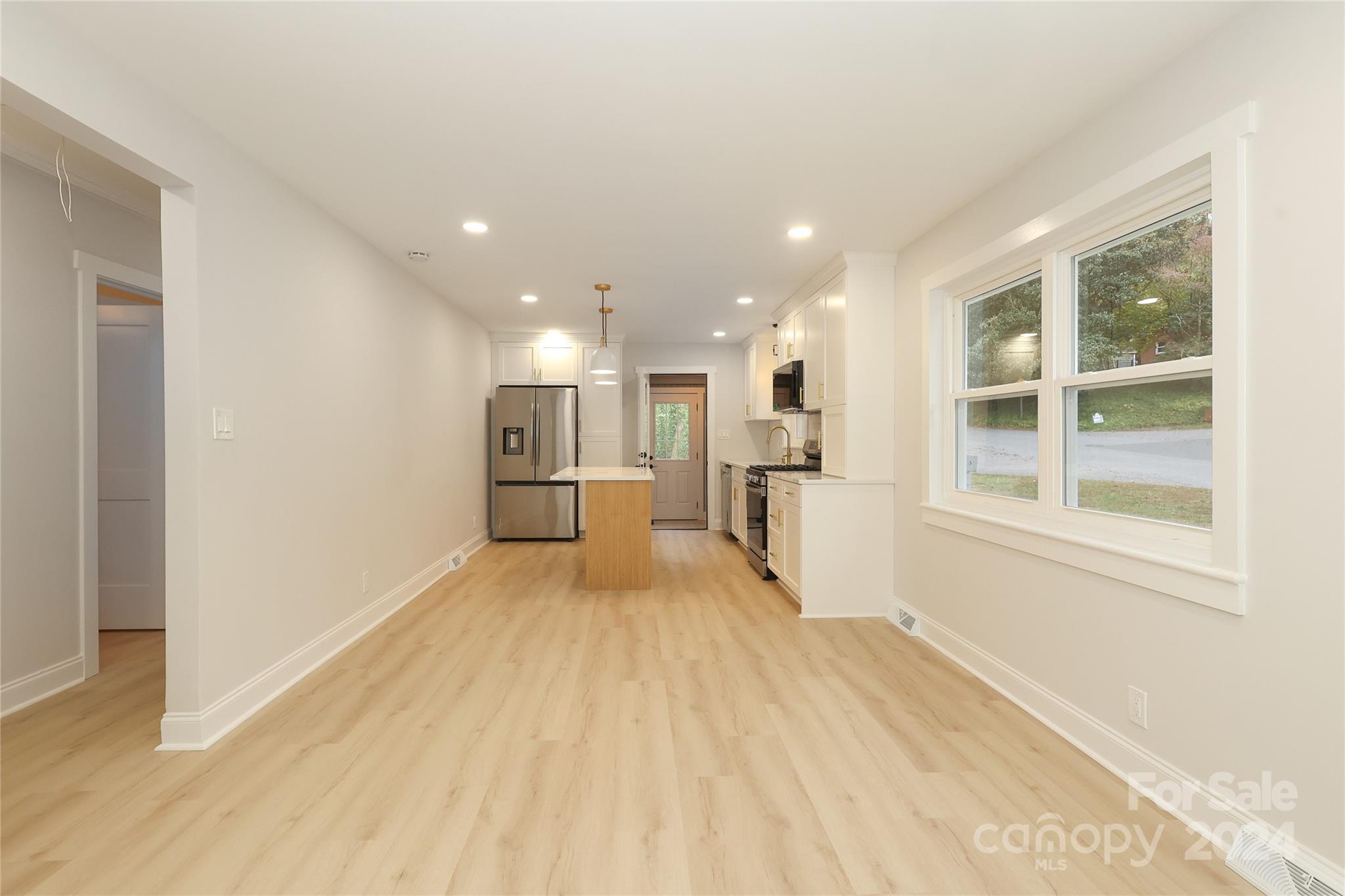 2100 Birchcrest Drive