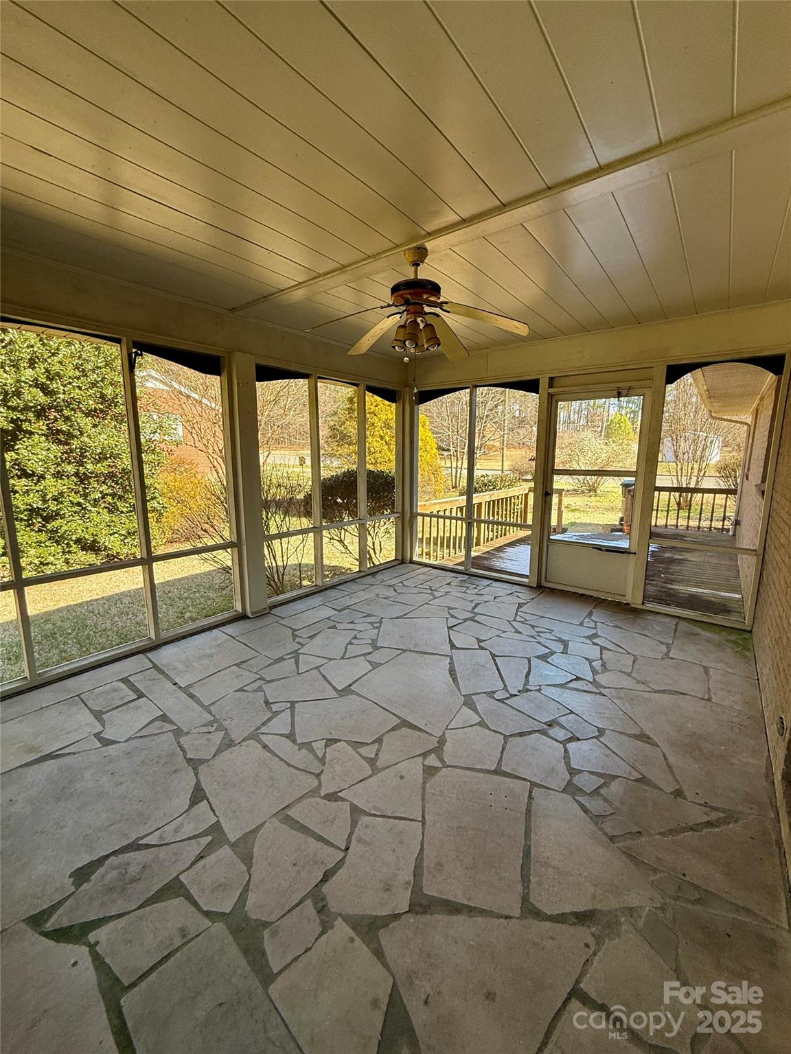 907 Vista Drive