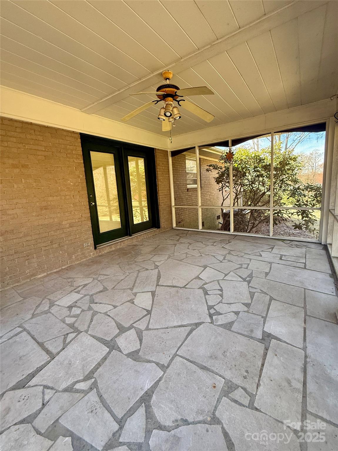 907 Vista Drive