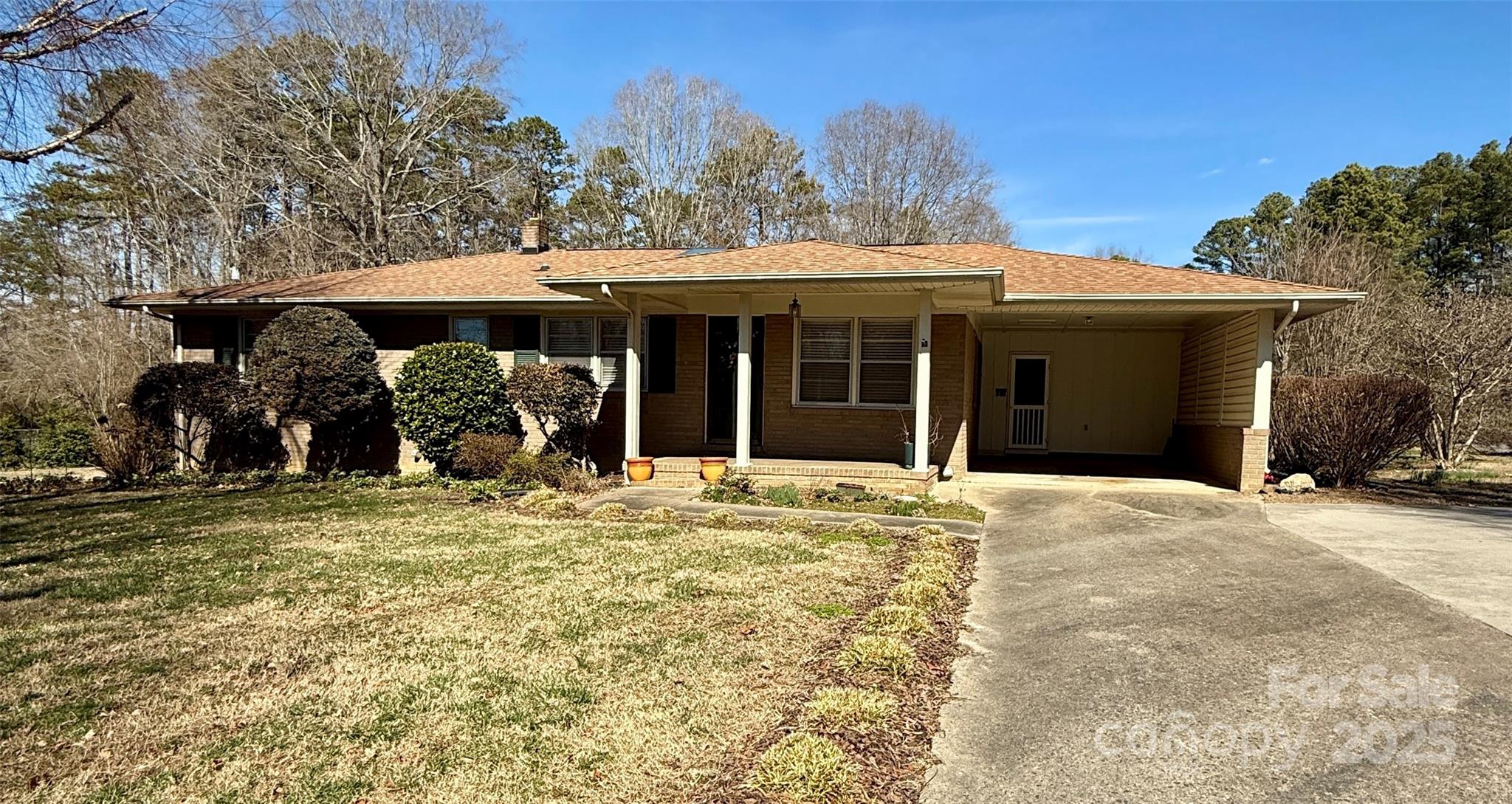 907 Vista Drive