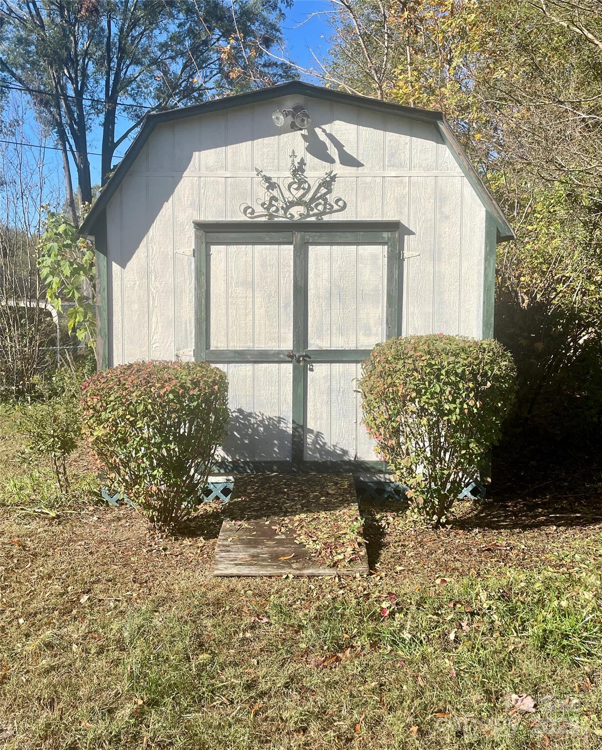 907 Vista Drive