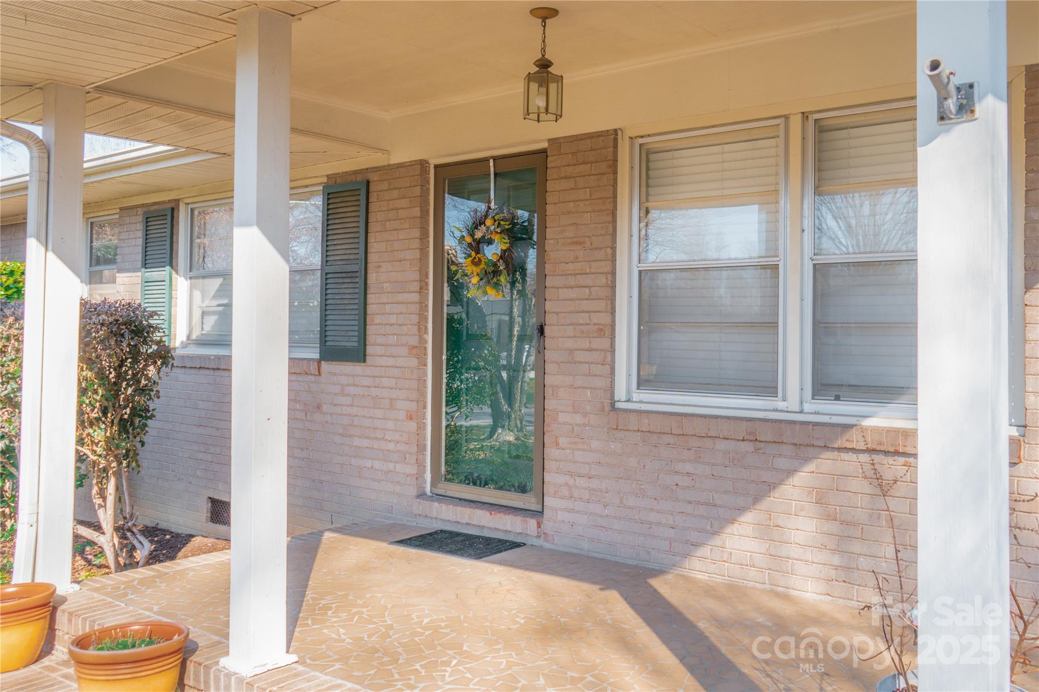 907 Vista Drive