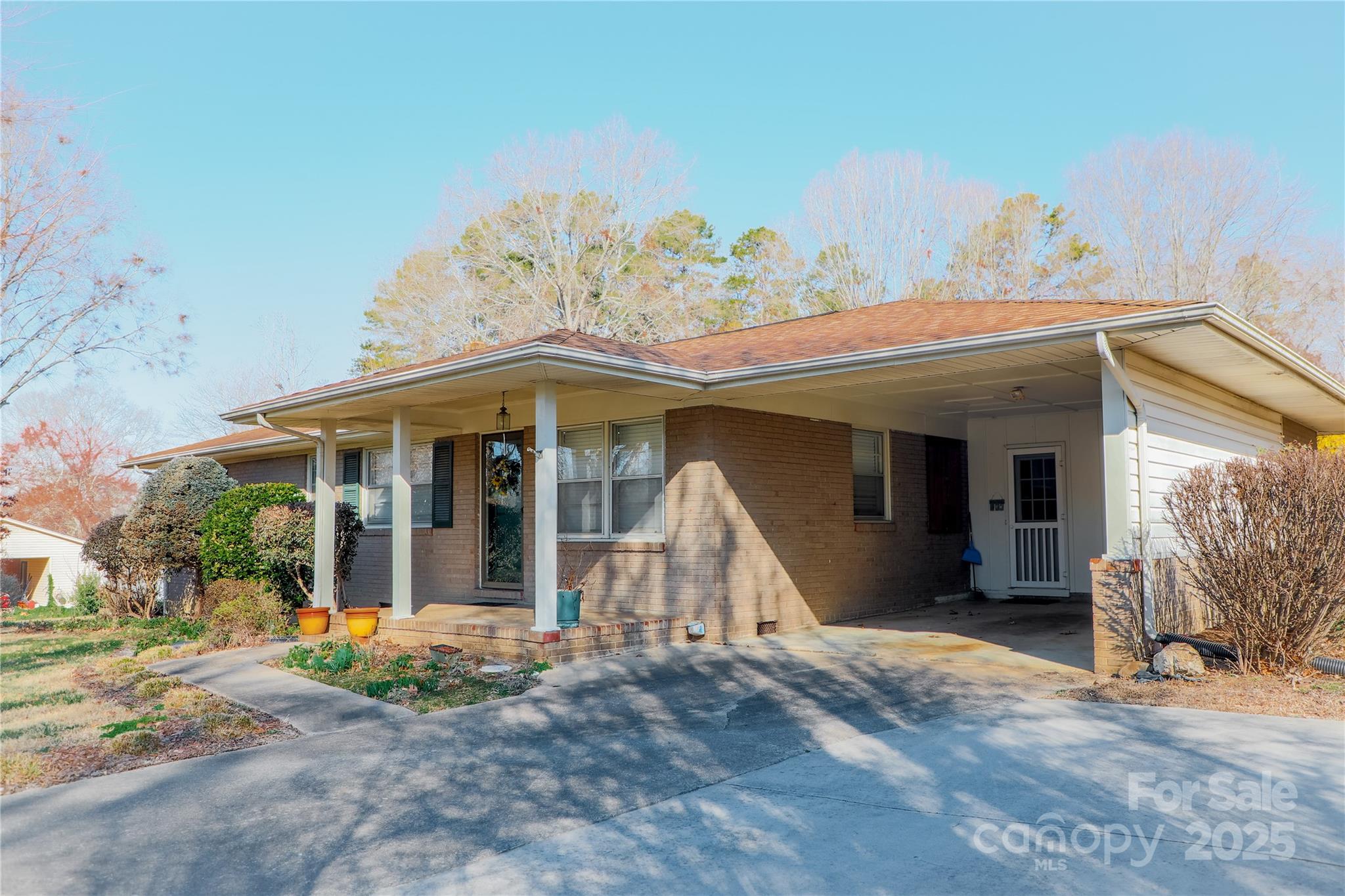 907 Vista Drive