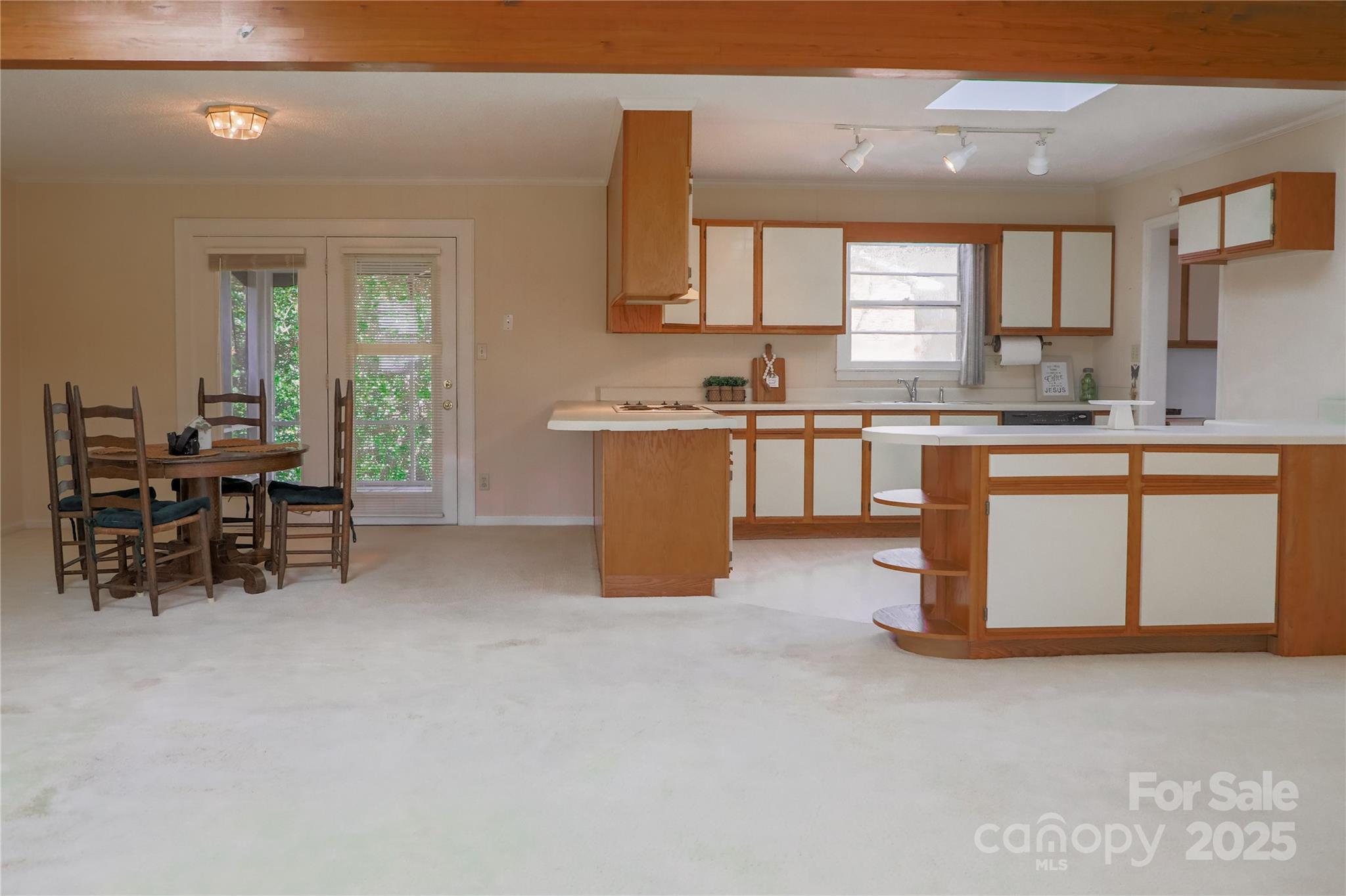 907 Vista Drive