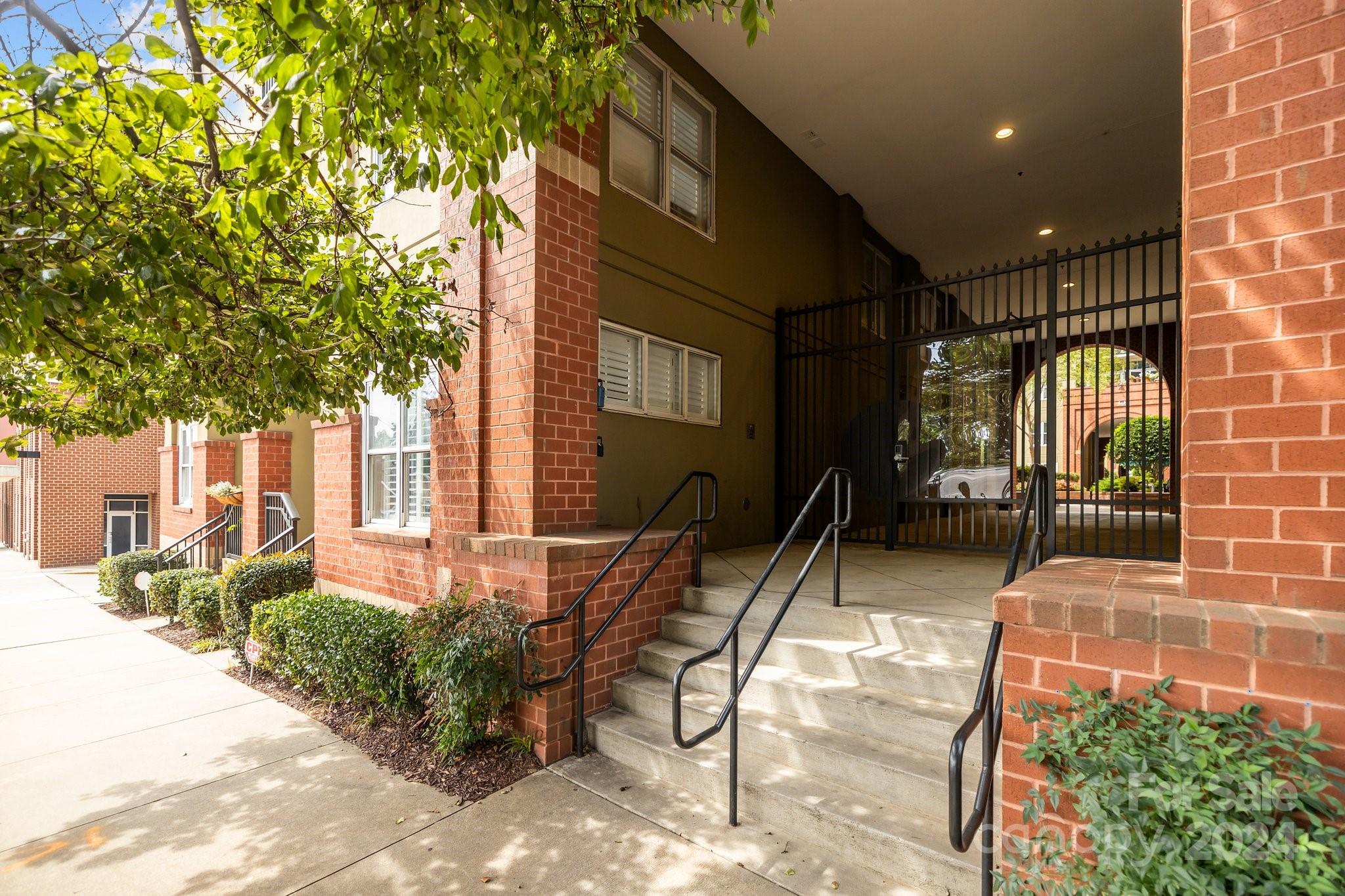 1320 Fillmore Avenue Unit: 504