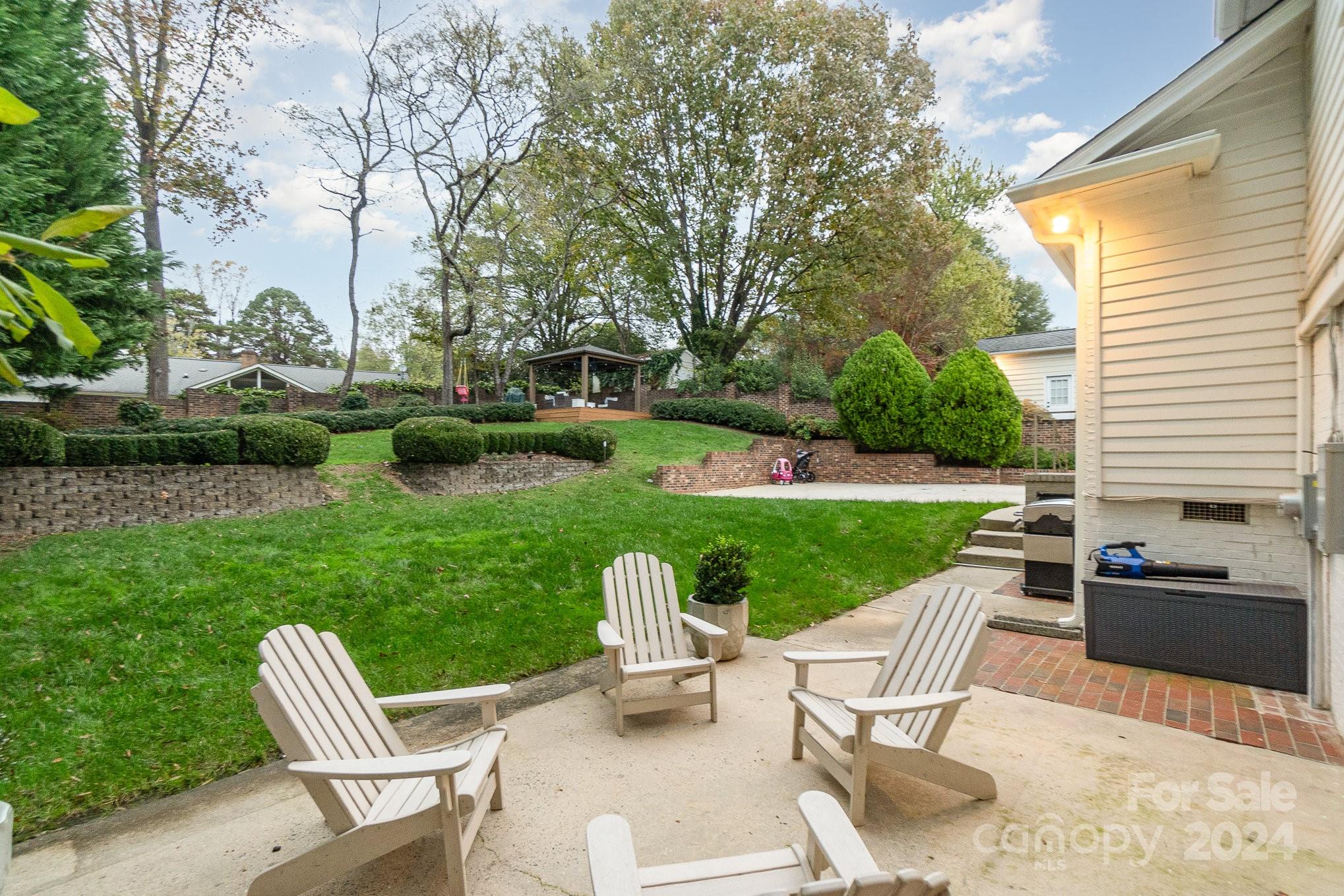 3925 Riverbend Road