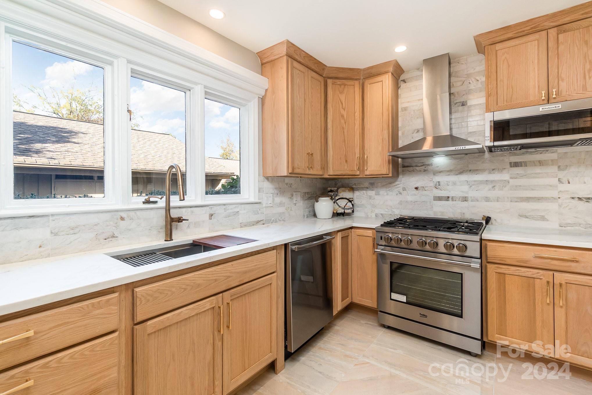 5140 Dunes Court