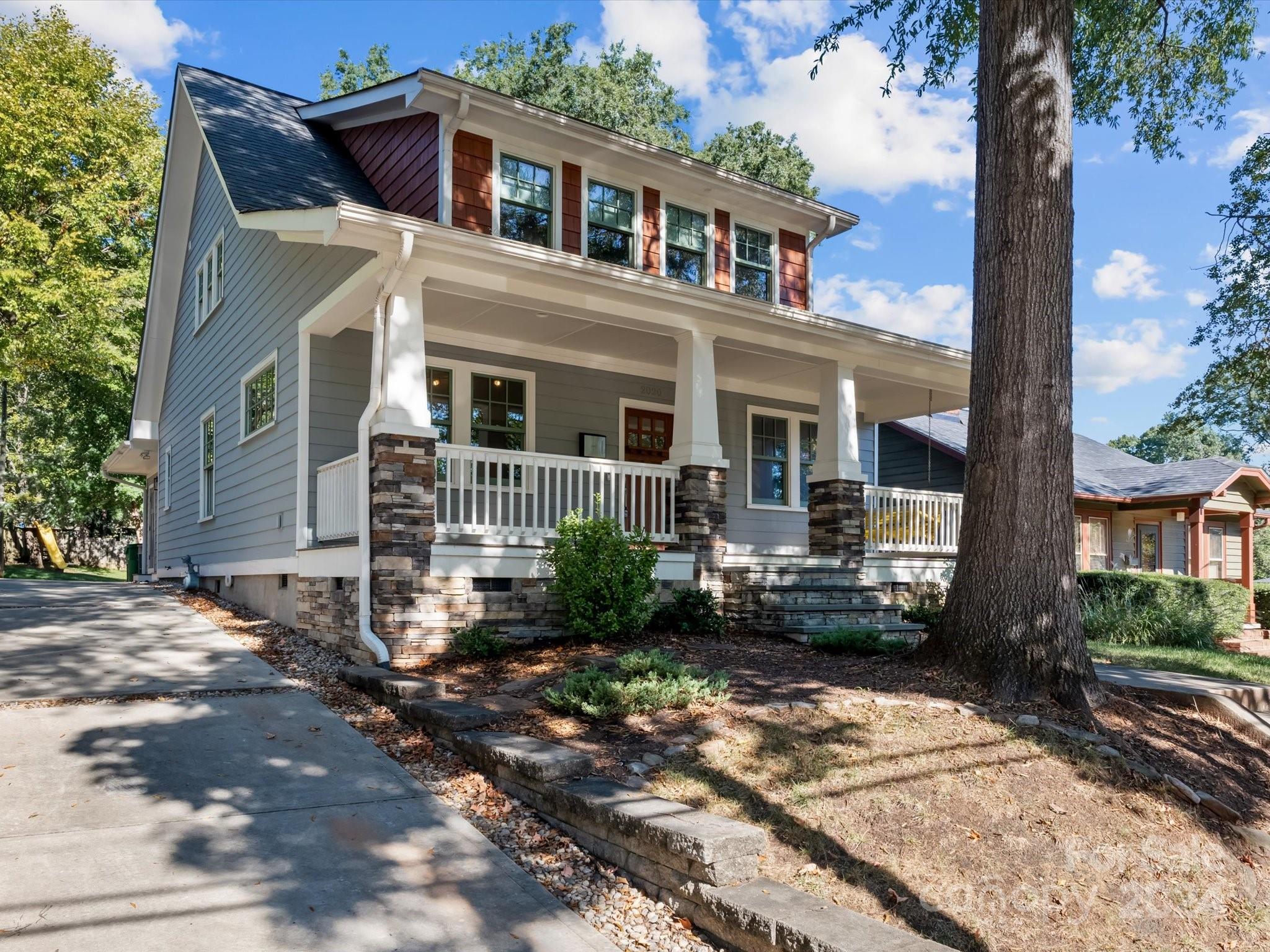 2020 Lyndhurst Avenue