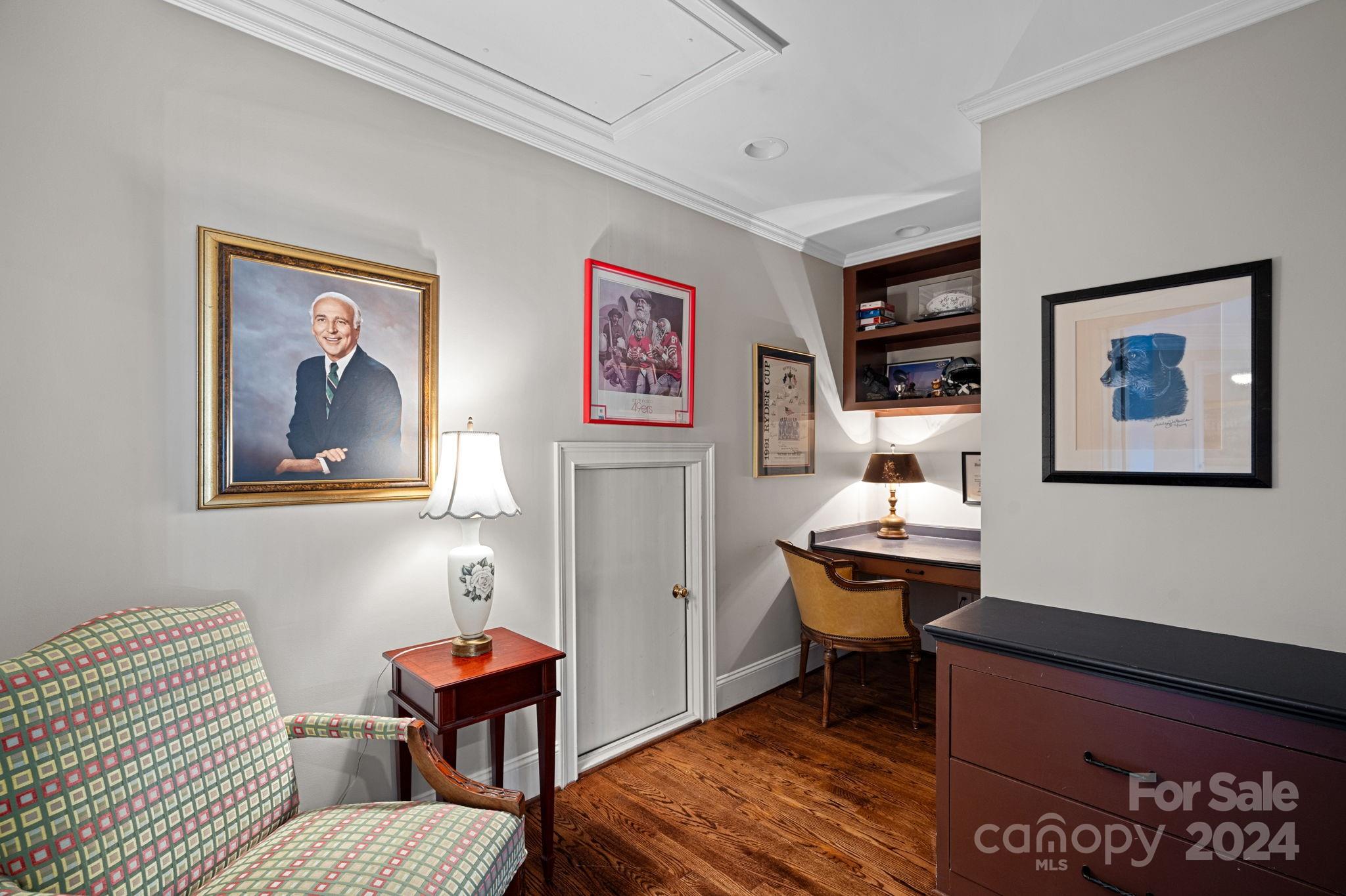 2435 Calais Place