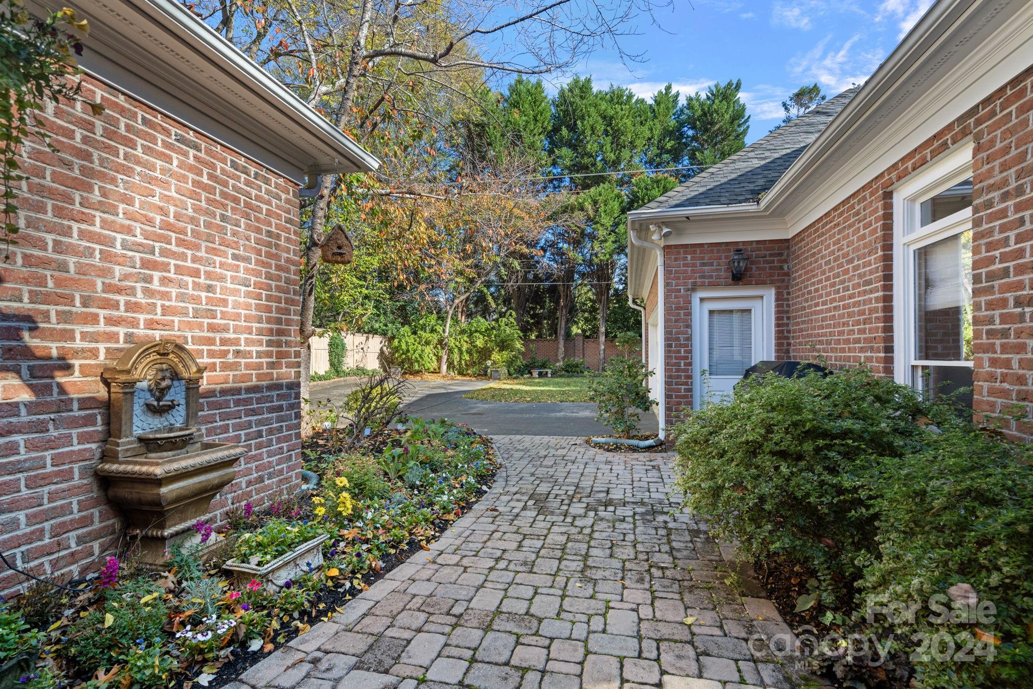 2435 Calais Place