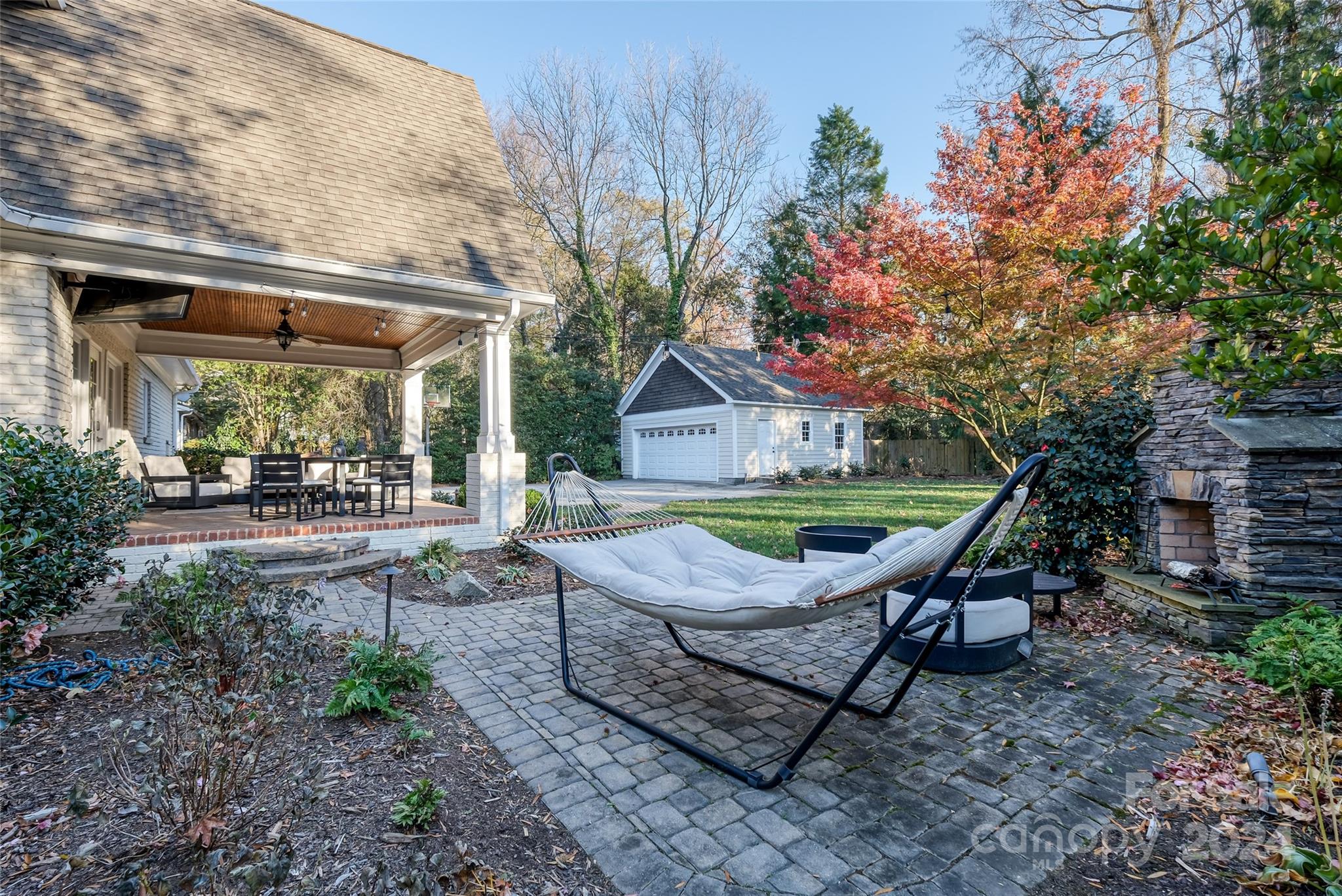 4419 Woodlark Lane