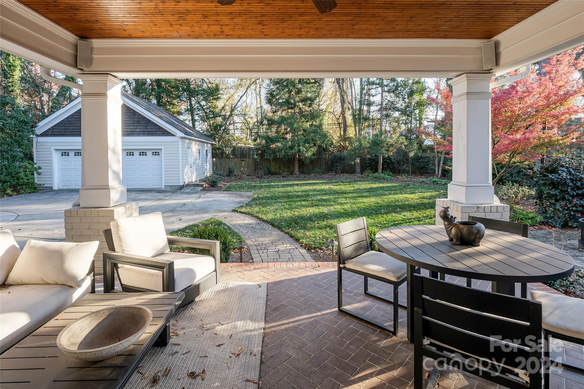 4419 Woodlark Lane