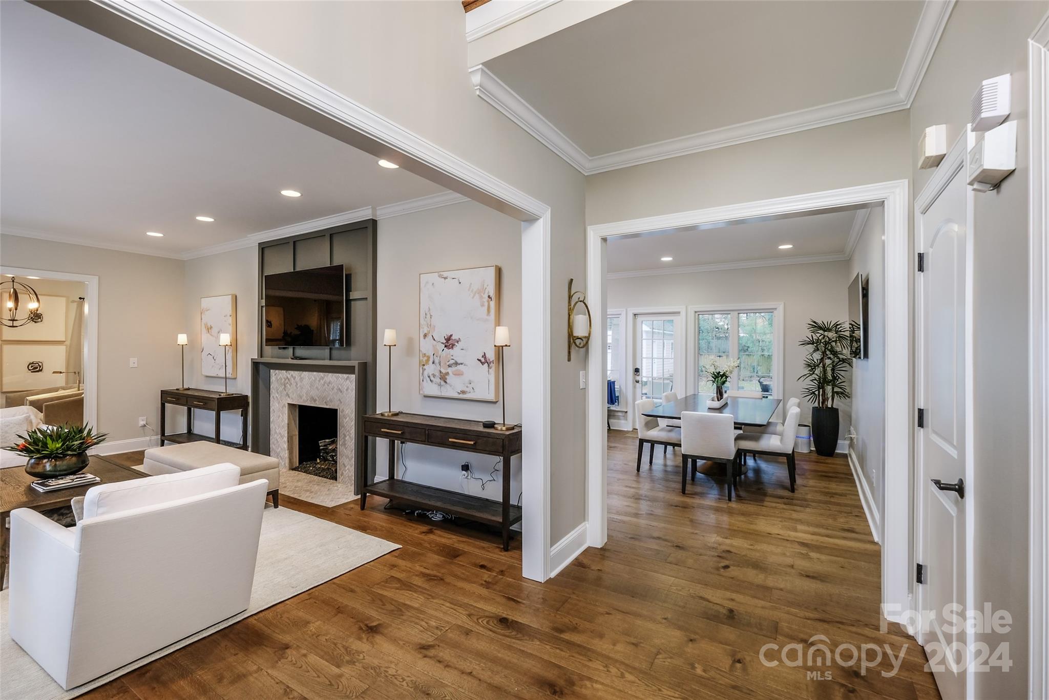 4419 Woodlark Lane