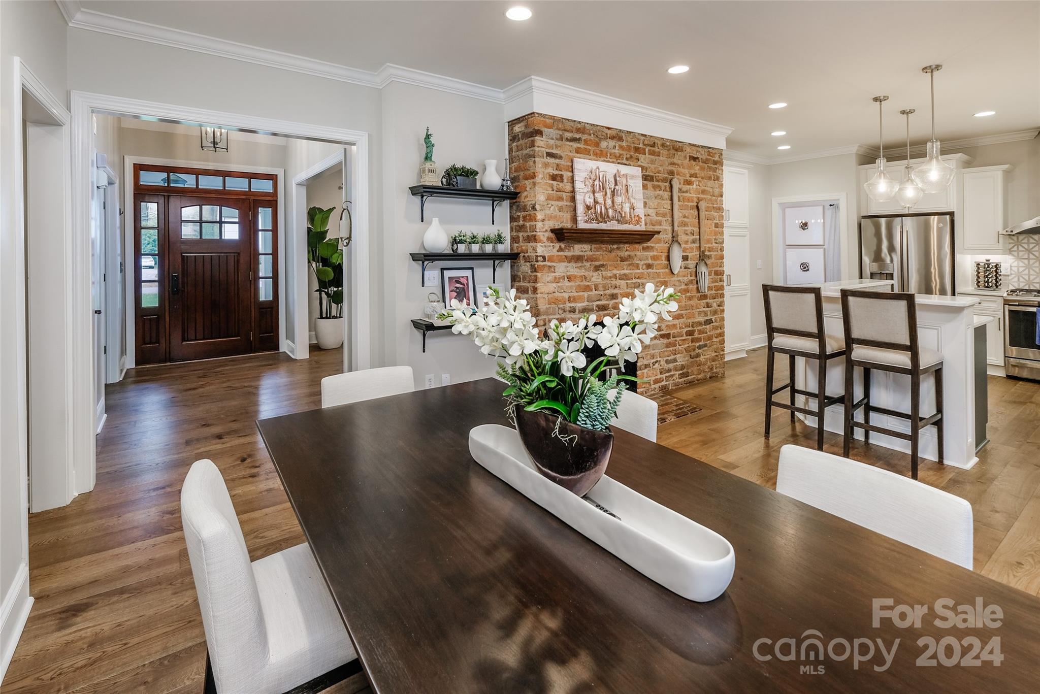 4419 Woodlark Lane