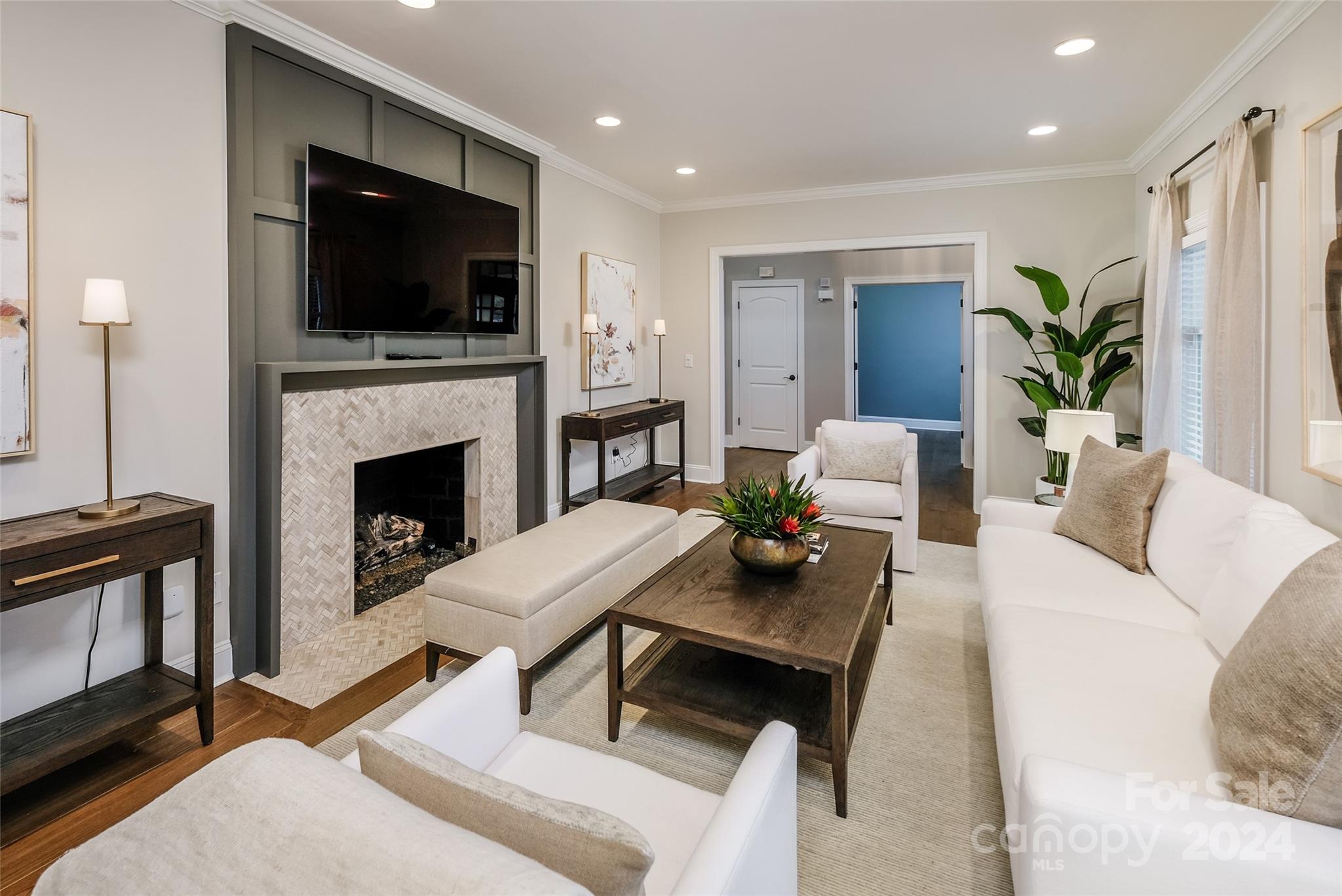4419 Woodlark Lane