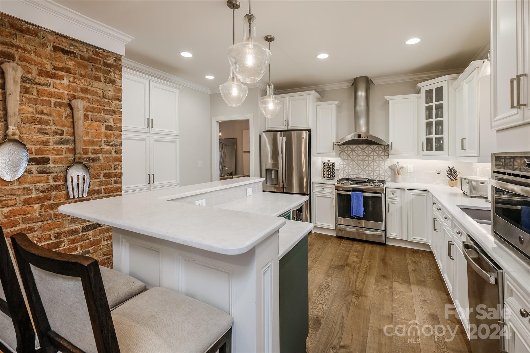4419 Woodlark Lane