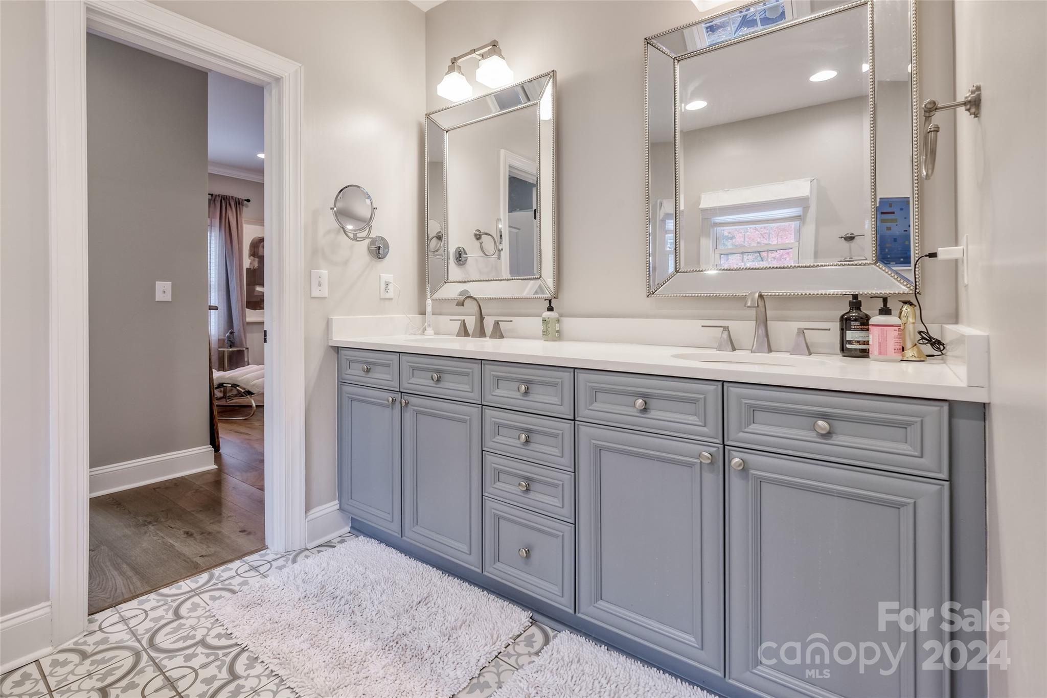 4419 Woodlark Lane
