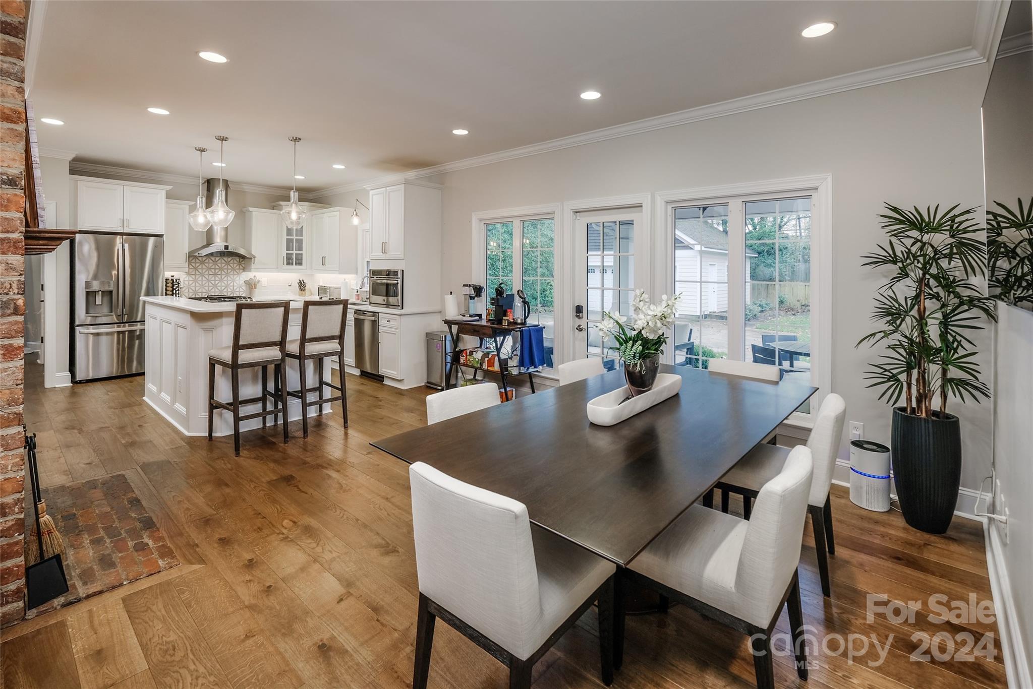 4419 Woodlark Lane