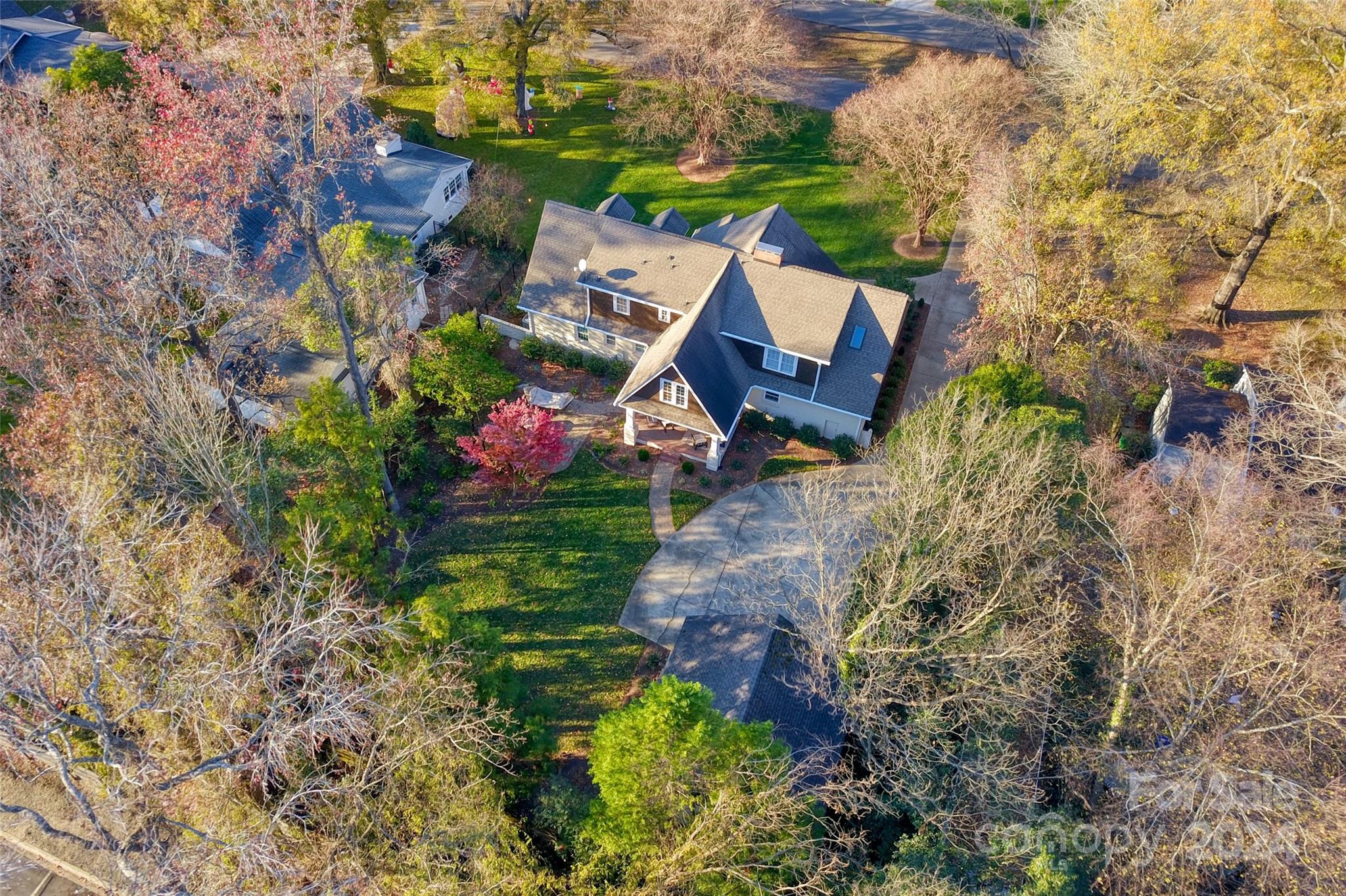 4419 Woodlark Lane