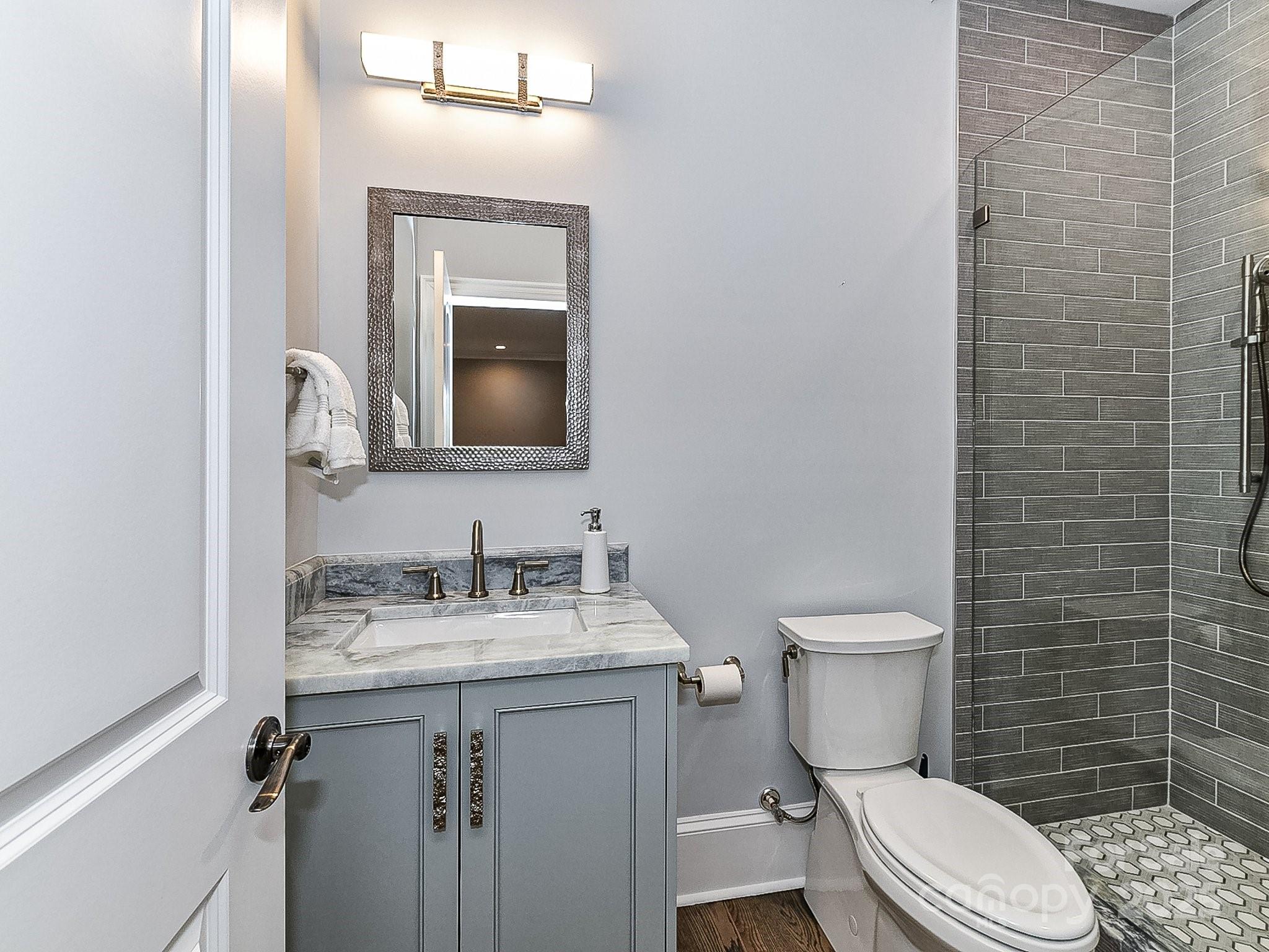 3227 Pinehurst Place