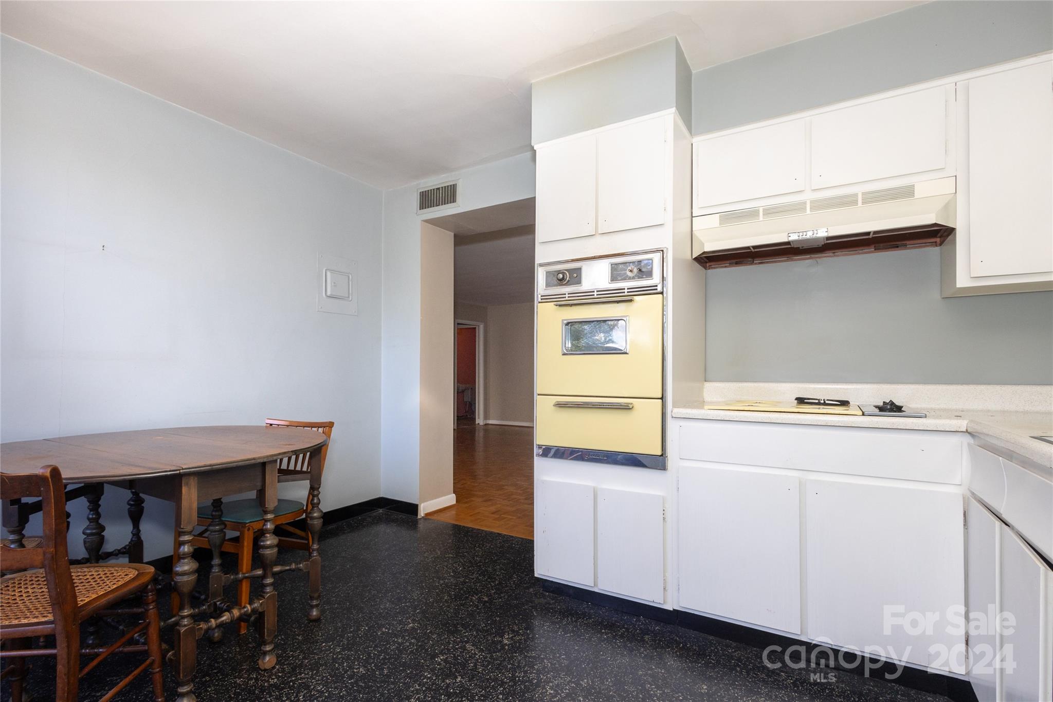 1300 Queens Road Unit: 405