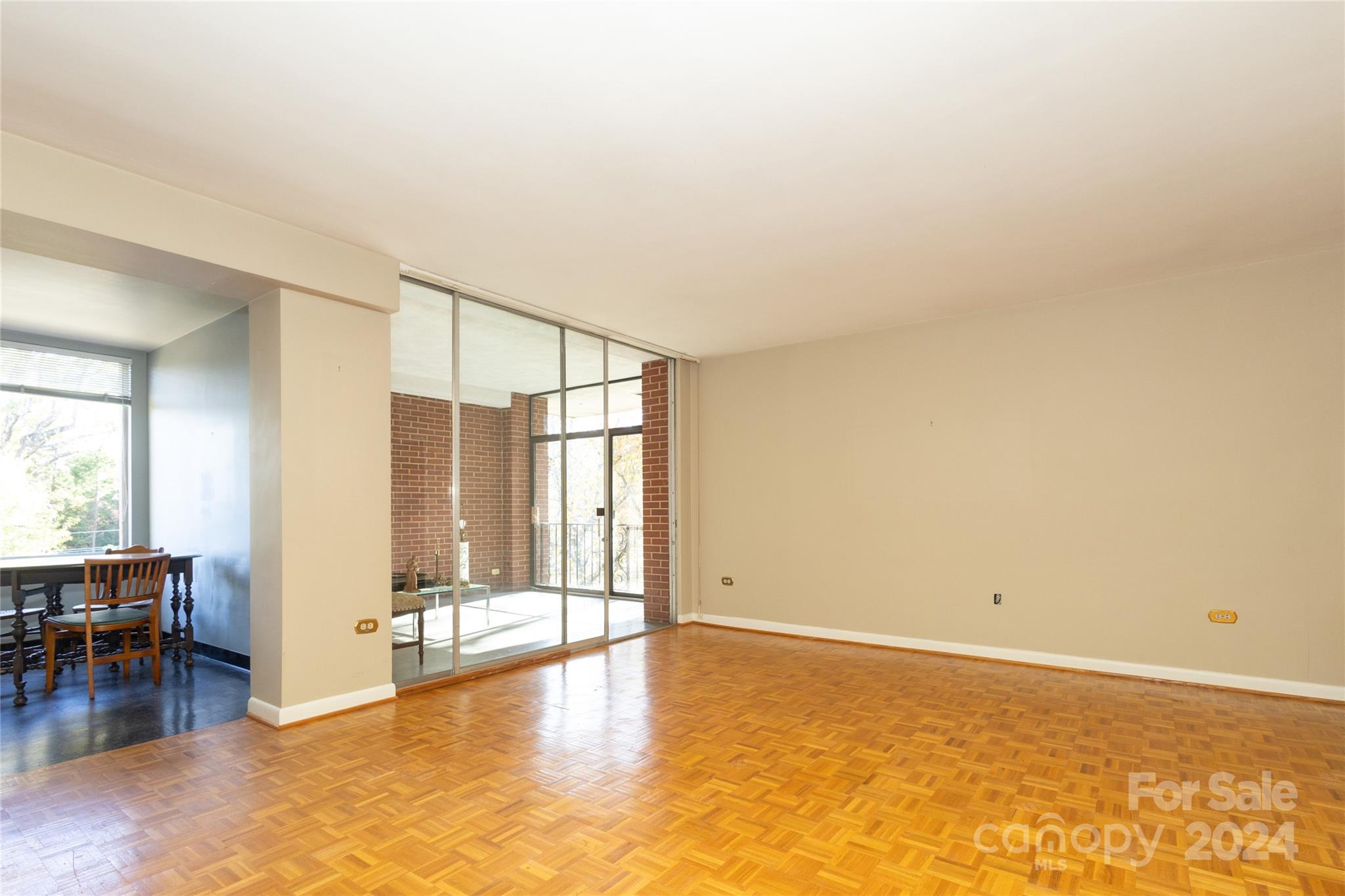 1300 Queens Road Unit: 405