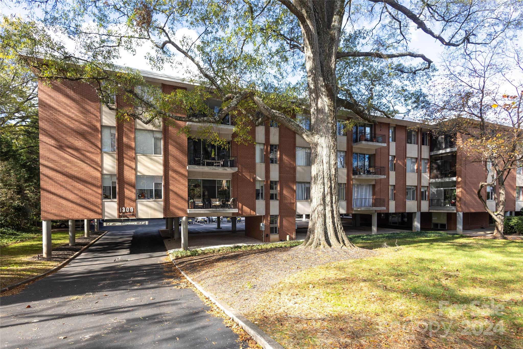 1300 Queens Road Unit: 405