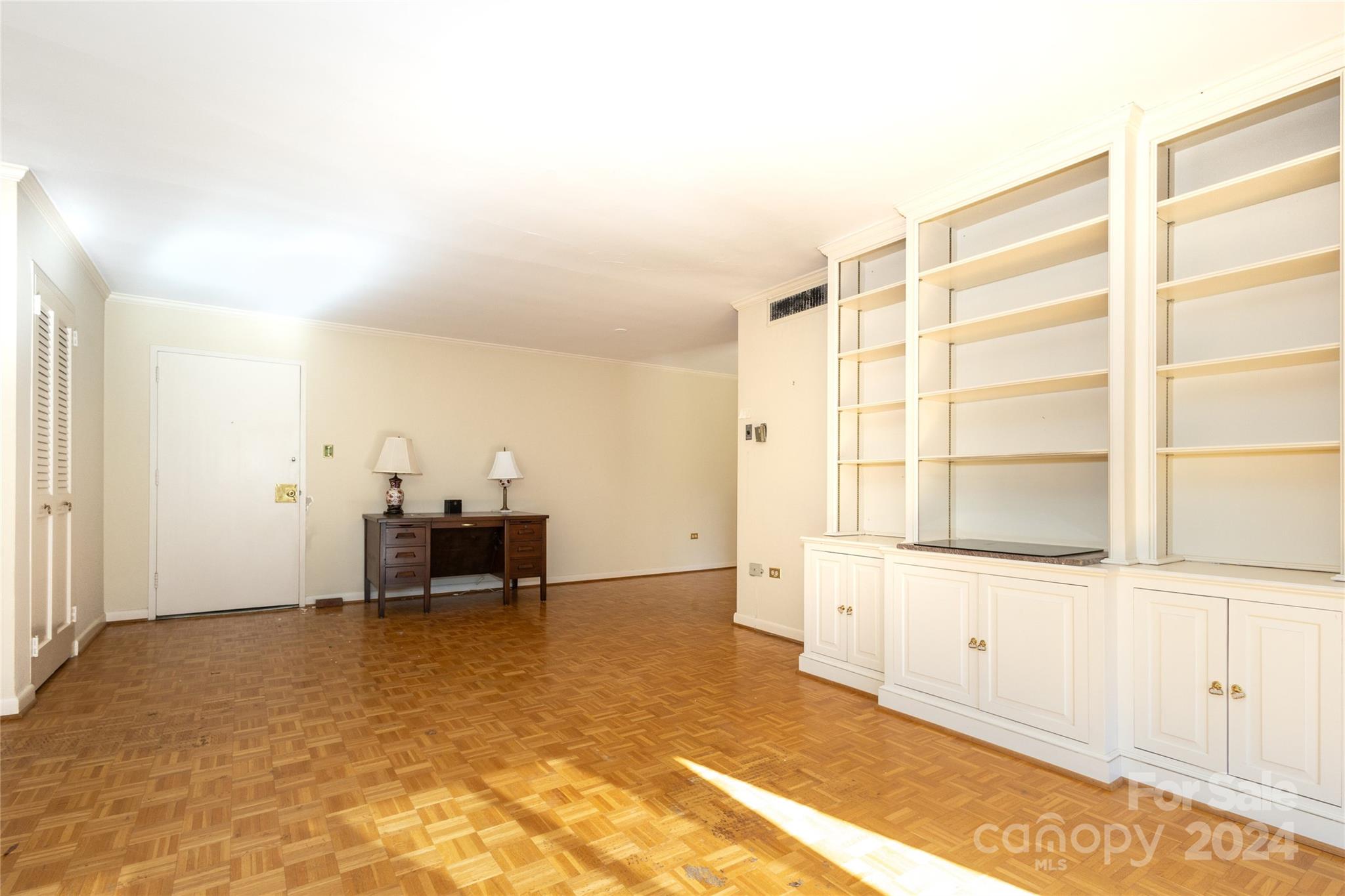 1300 Queens Road Unit: 409
