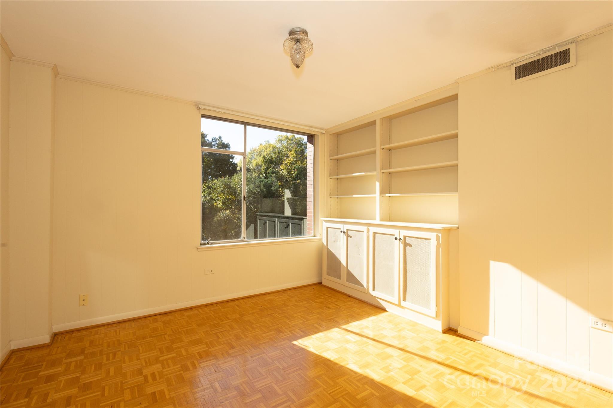 1300 Queens Road Unit: 409
