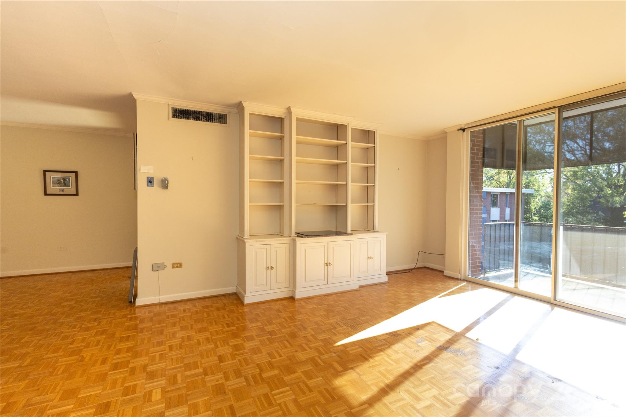 1300 Queens Road Unit: 409