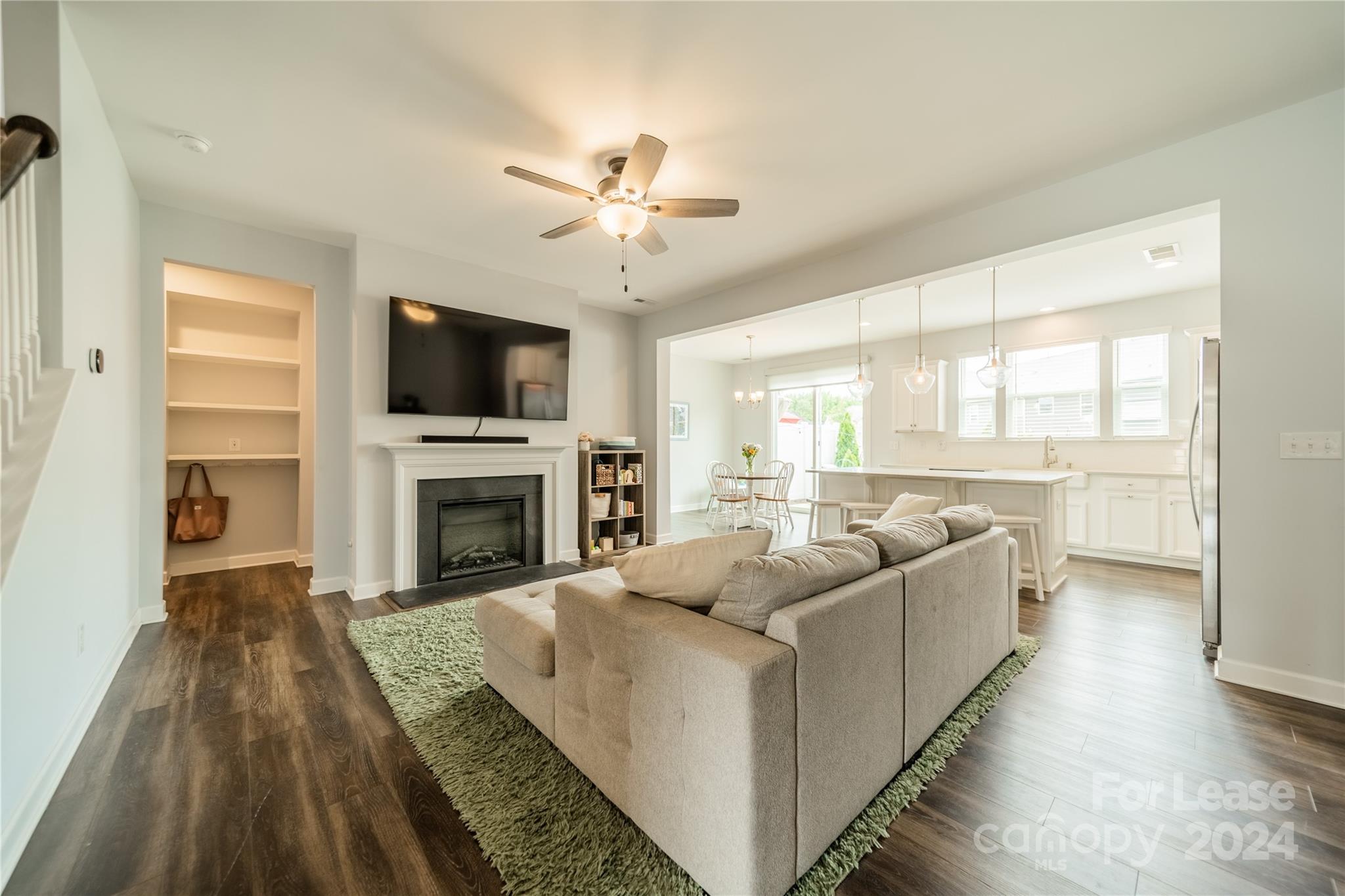 5831 Clan Maclaine Drive