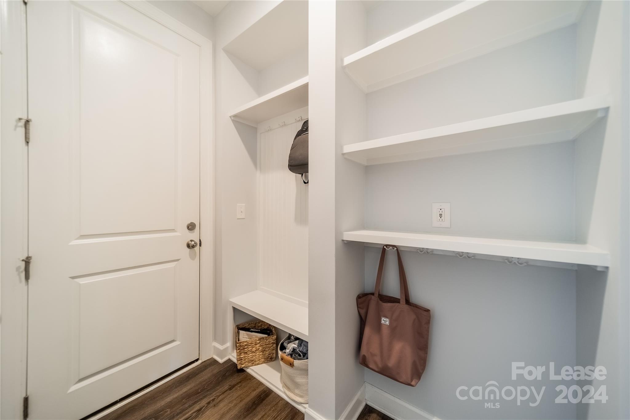 5831 Clan Maclaine Drive