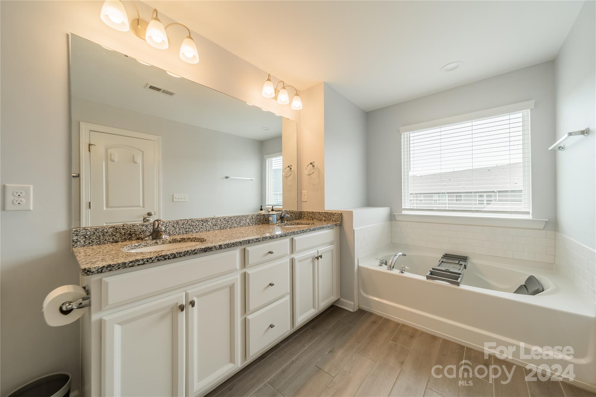 5831 Clan Maclaine Drive