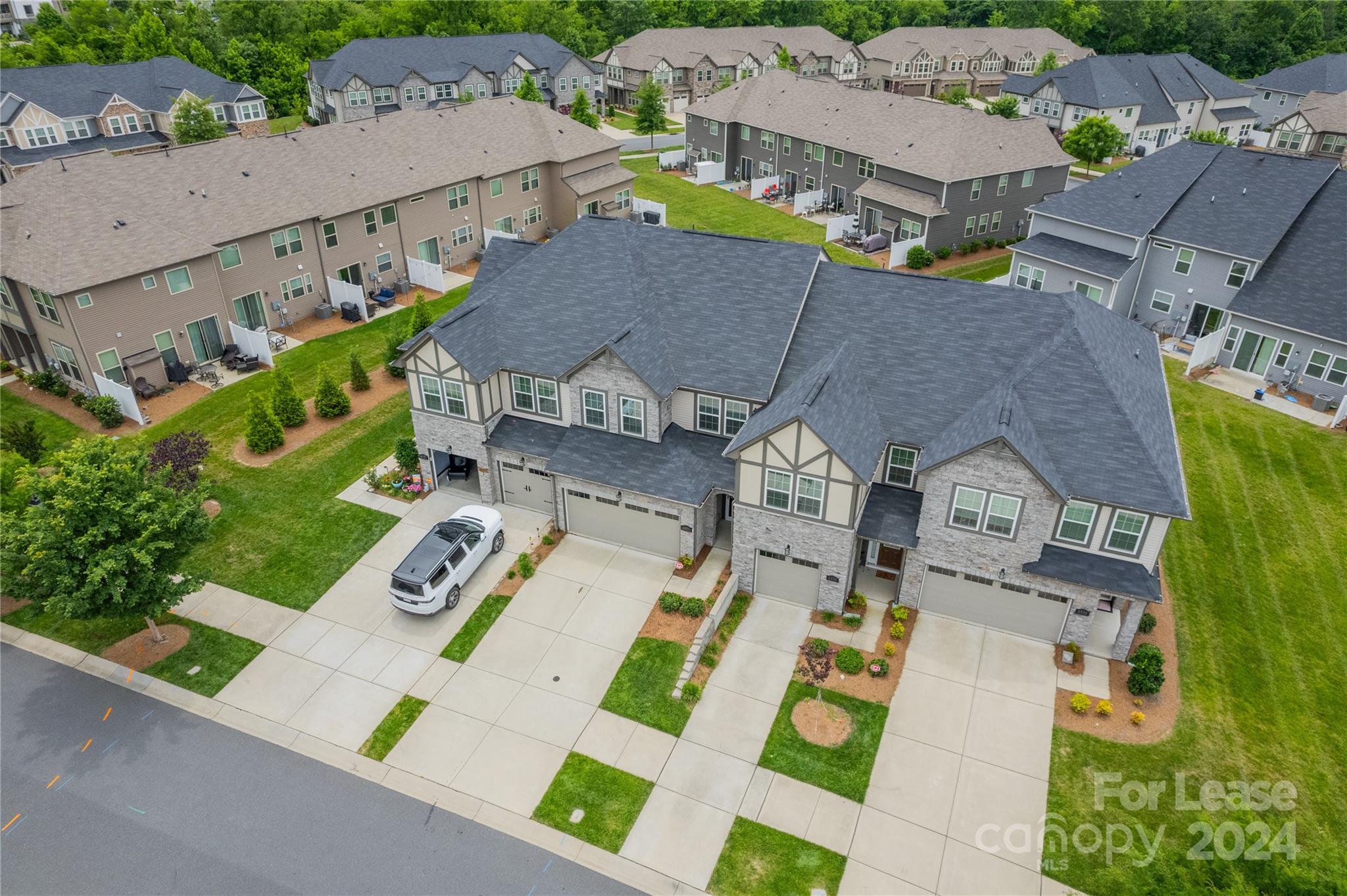 5831 Clan Maclaine Drive