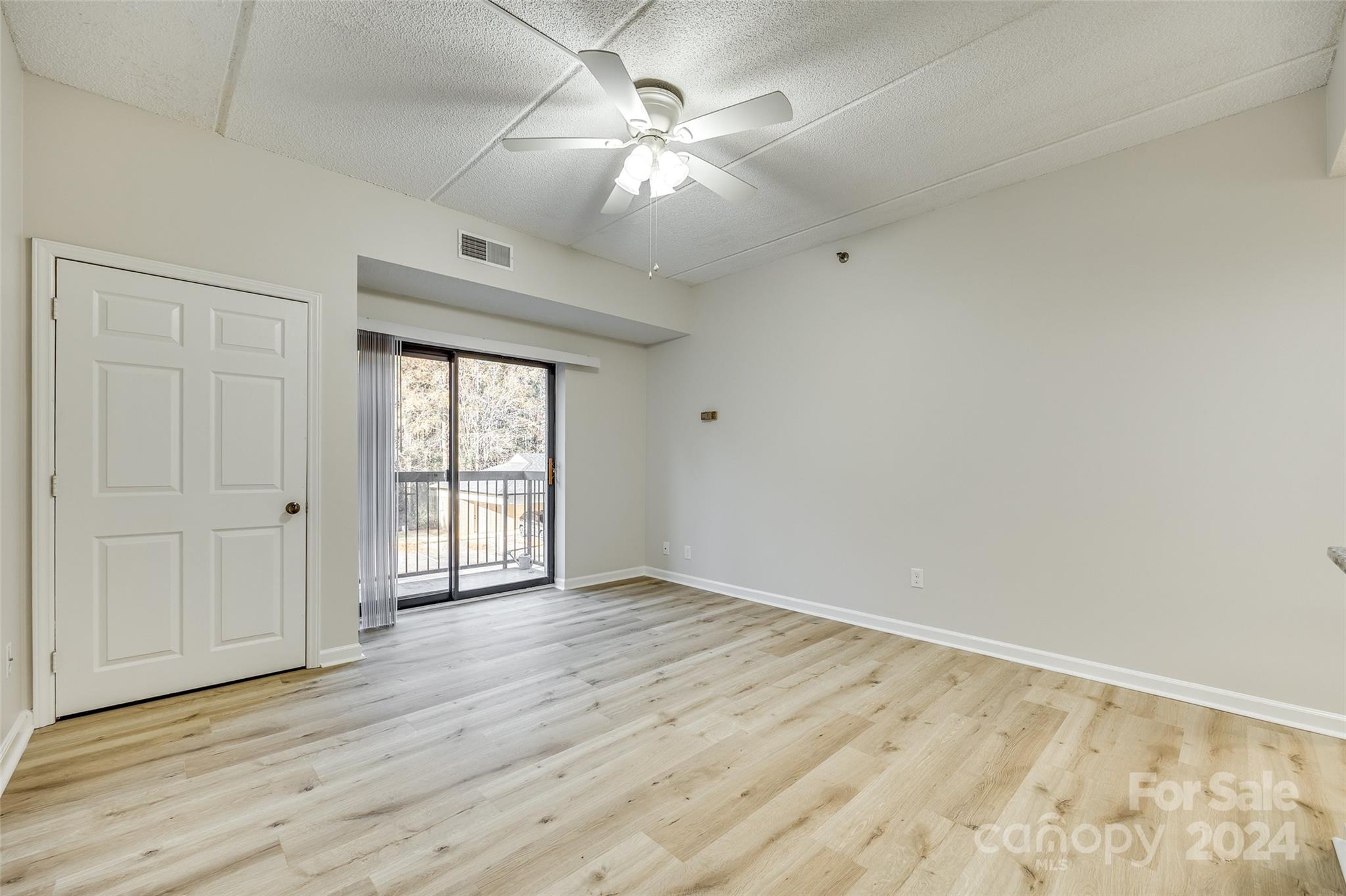 211 Heritage Boulevard Unit: 211