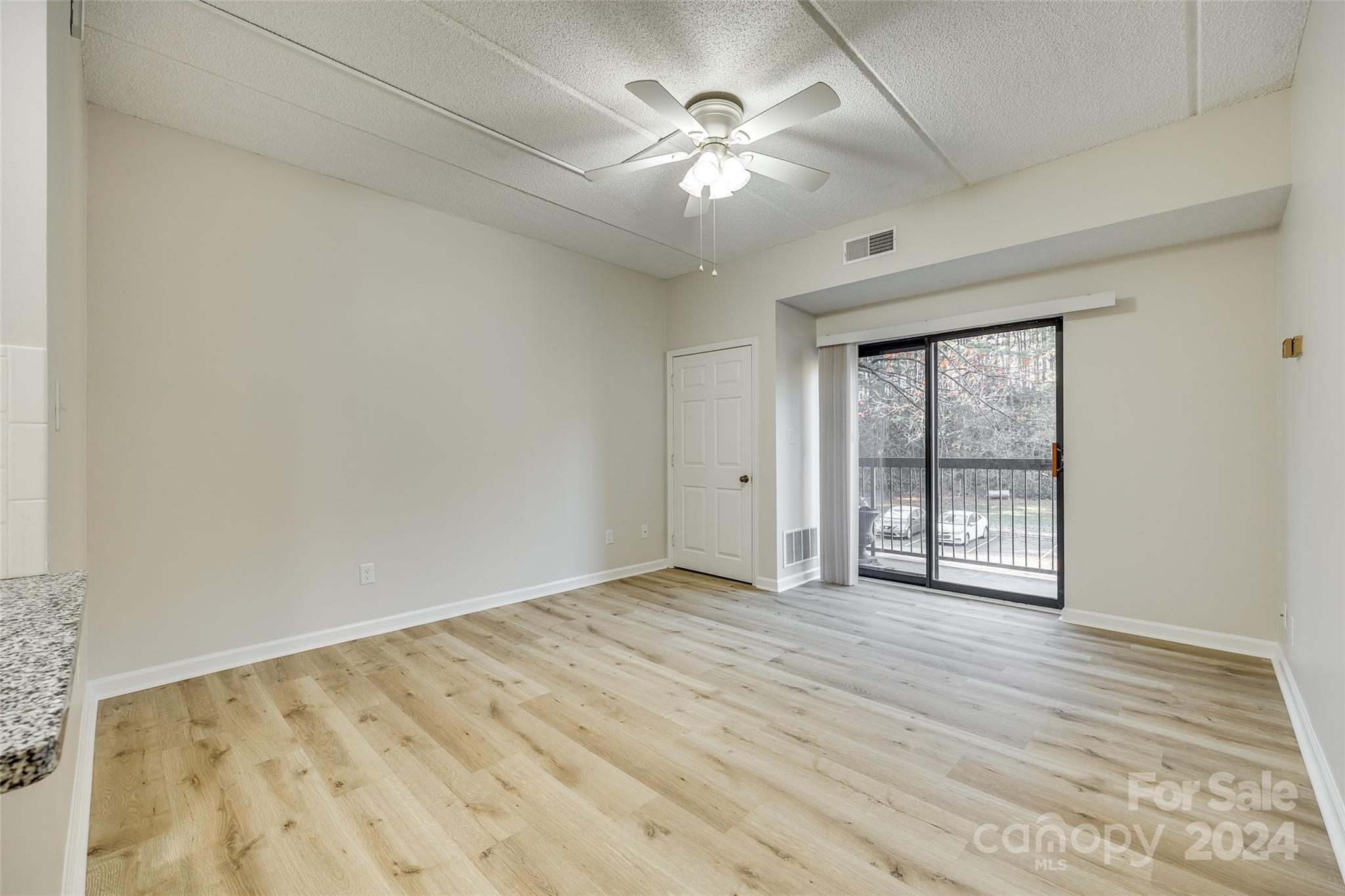 211 Heritage Boulevard Unit: 211
