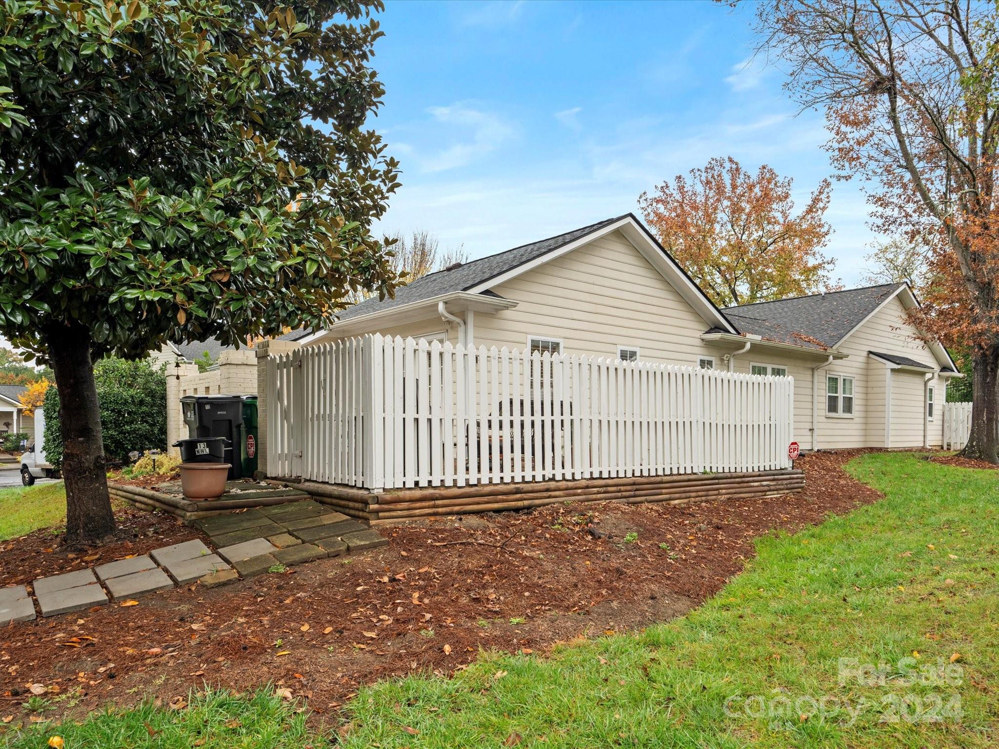 2713 New Hamlin Way