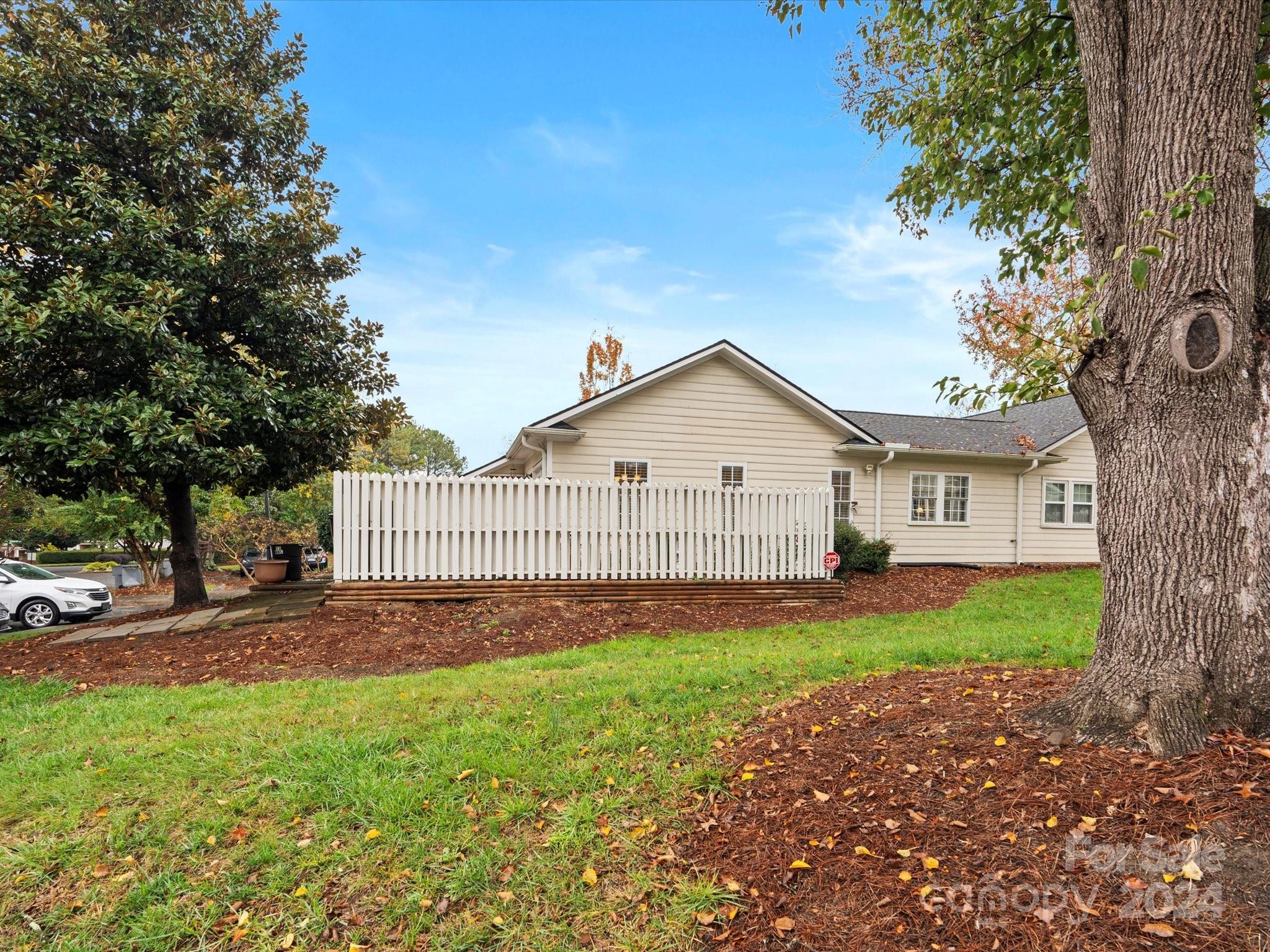 2713 New Hamlin Way