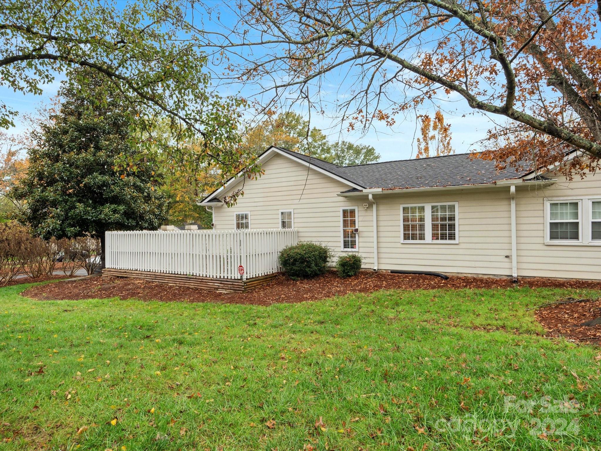 2713 New Hamlin Way