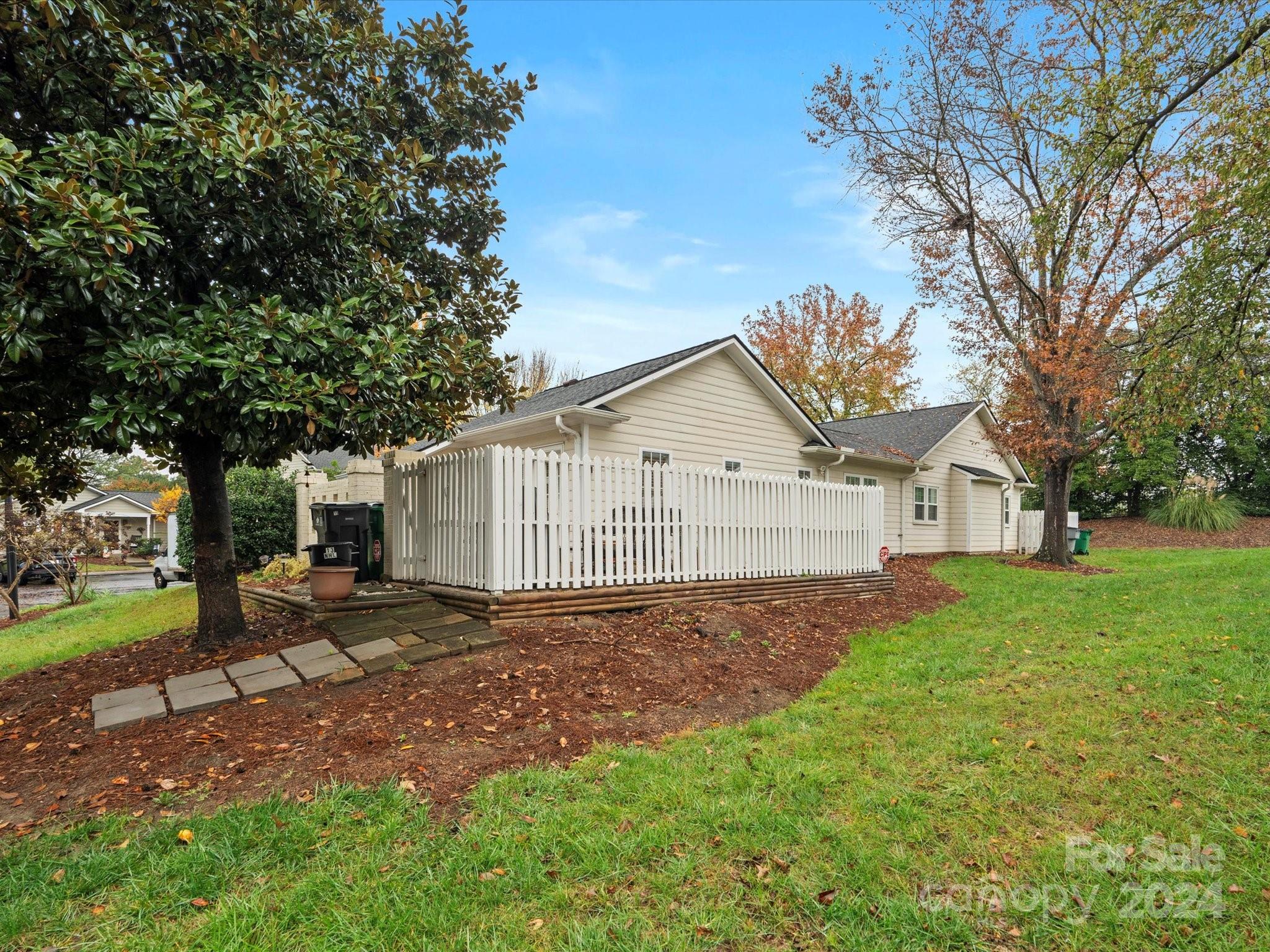 2713 New Hamlin Way