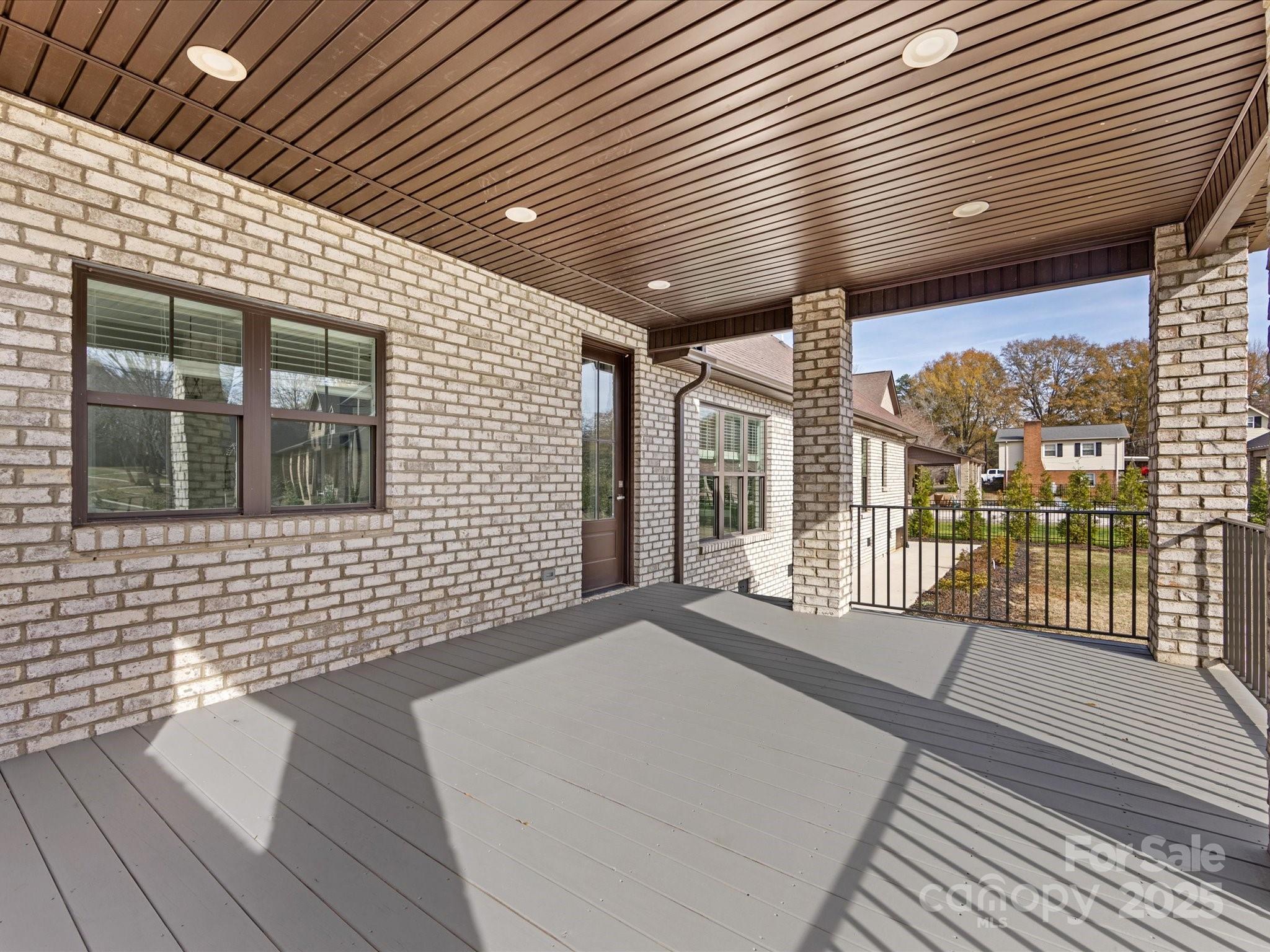 719 Greenbriar Drive