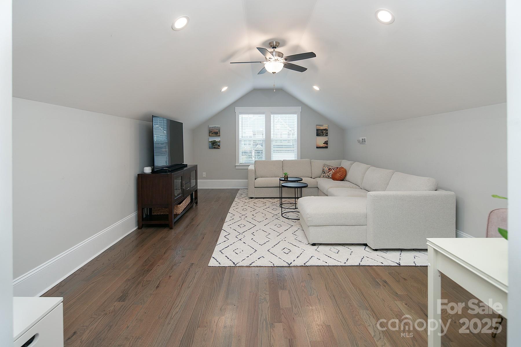 1814 Berryhill Road