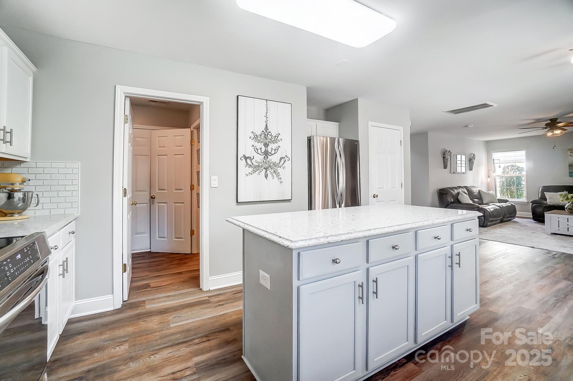 7647 Black Hawk Lane